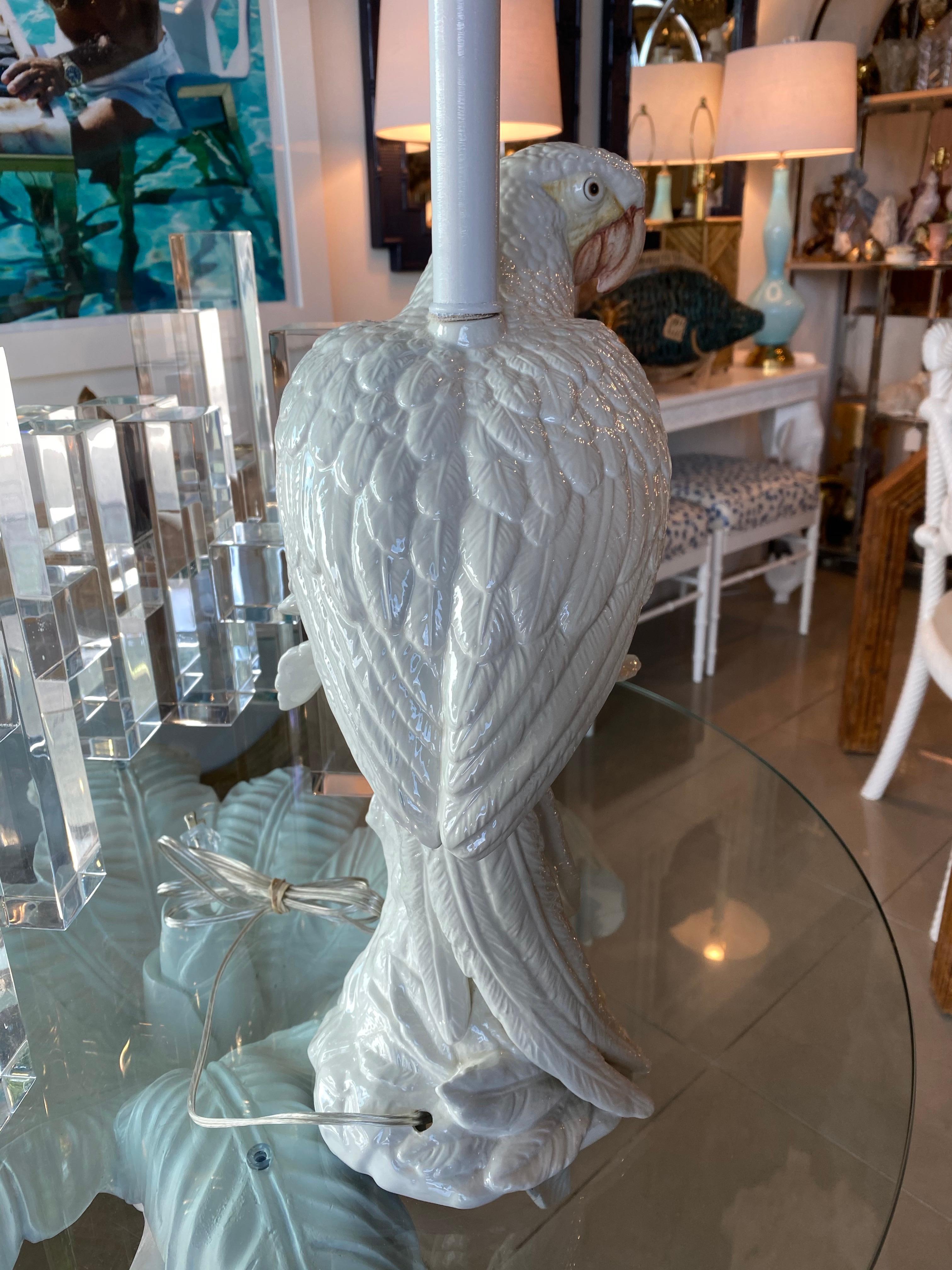 Hollywood Regency Vintage White Italian Ceramic Tropical Palm Beach Parrot Bird Table Lamp