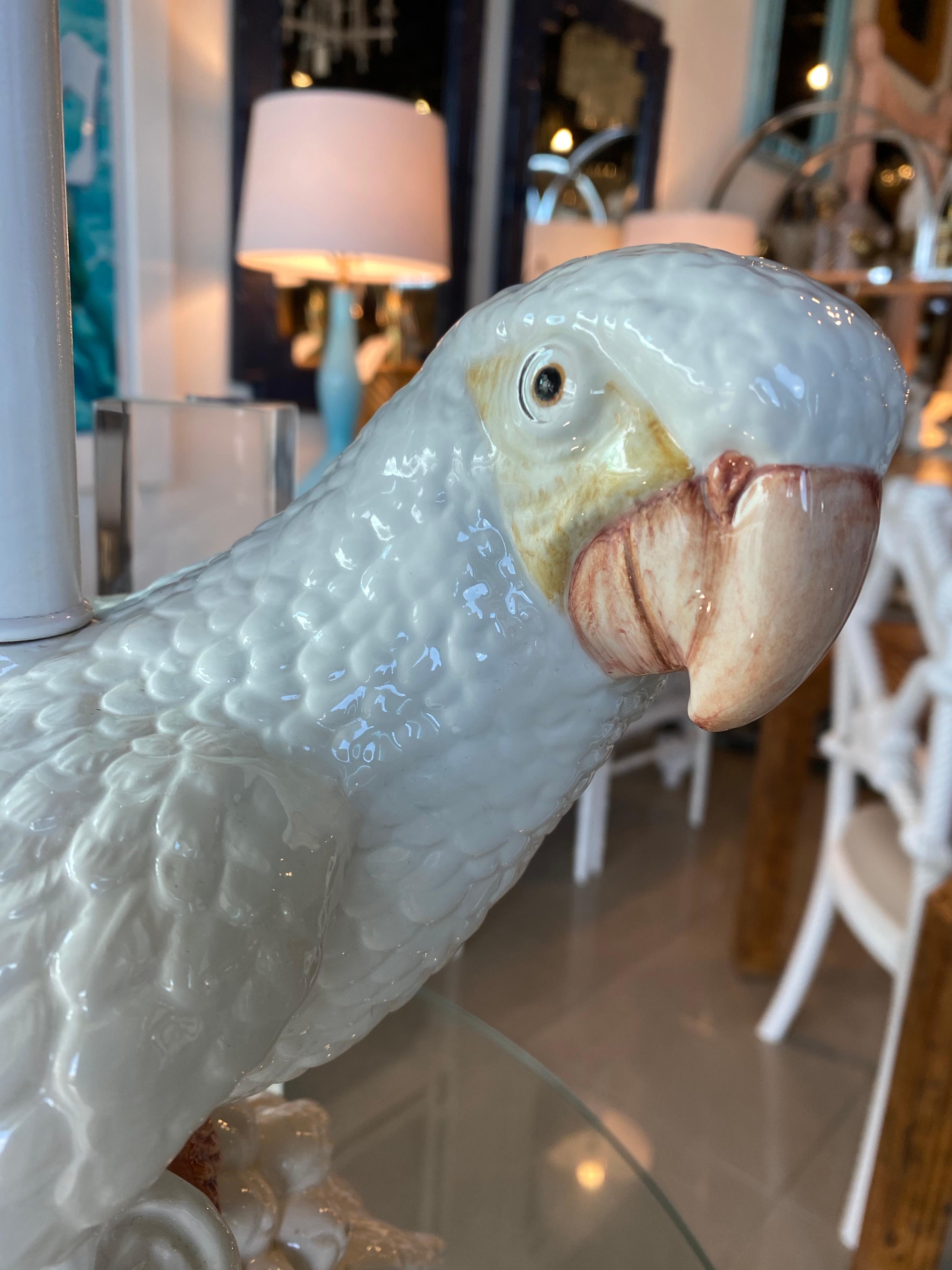 Late 20th Century Vintage White Italian Ceramic Tropical Palm Beach Parrot Bird Table Lamp