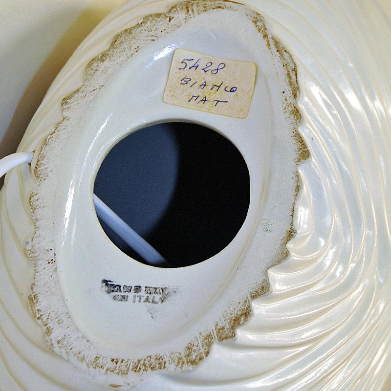 Vintage White Italian Oval Shaped Ceramic Tablelamp, 1980s For Sale 4
