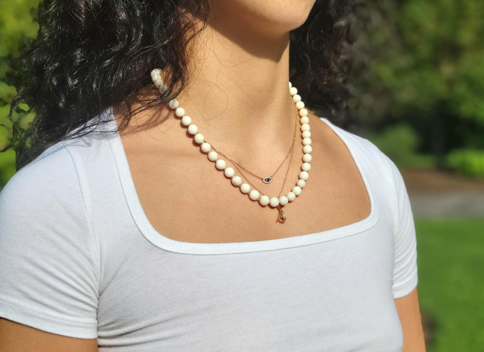 Vintage White Jade Necklace For Sale 1