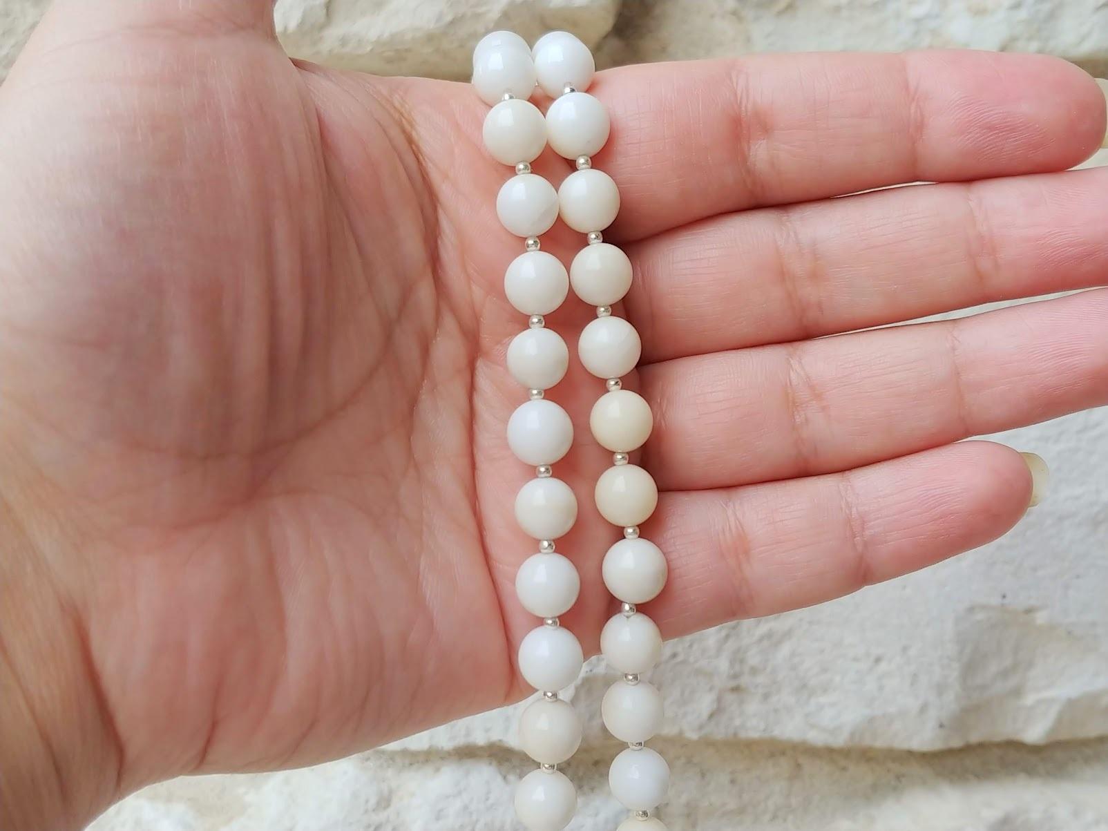 Vintage White Jade Necklace For Sale 2