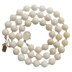 Collier vintage en jade blanc