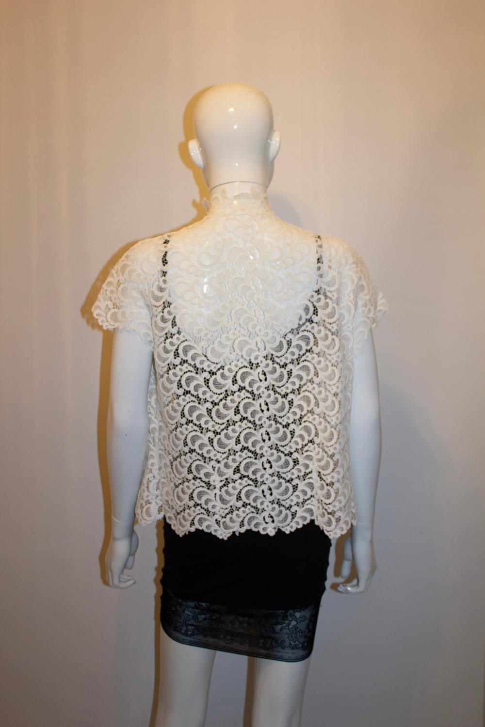 Grigio Camicetta vintage in pizzo bianco in vendita
