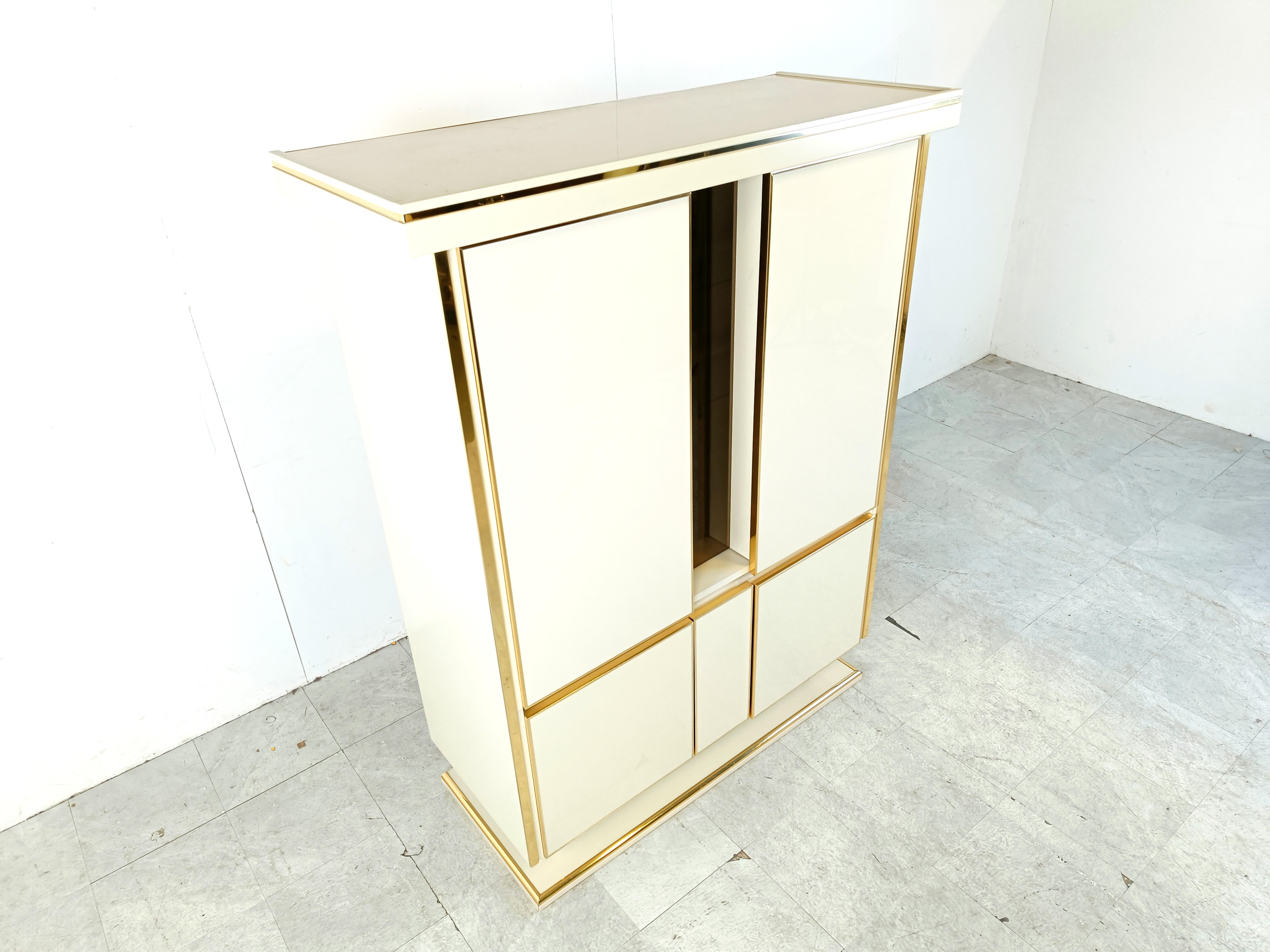 Late 20th Century Vintage white lacquered bar cabinet, 1970s For Sale