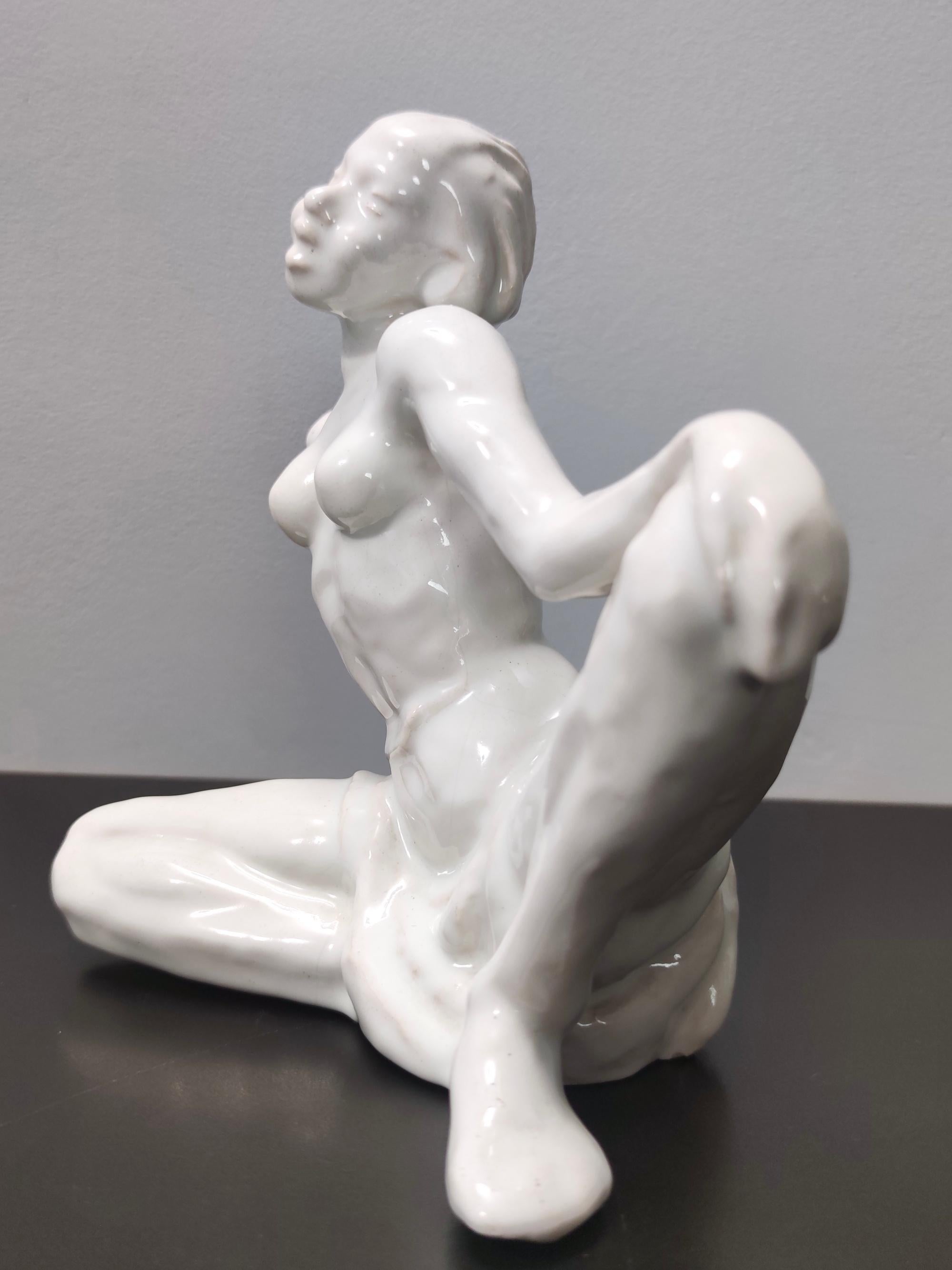 Mid-20th Century Vintage Italian White Lacquered Ceramic Decorative Figure of a Woman, Italy For Sale