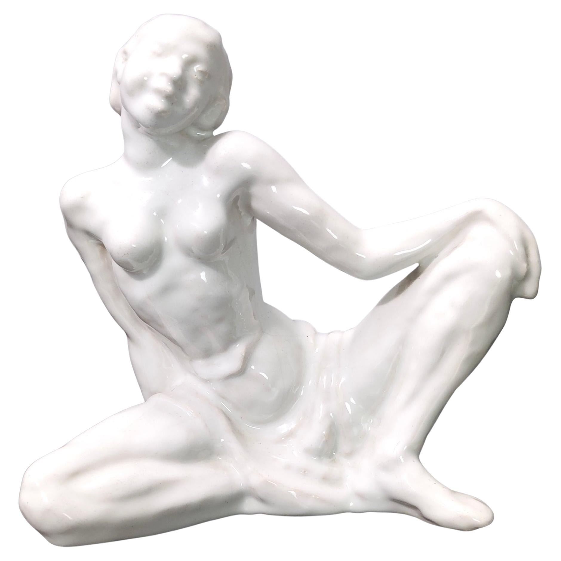 Figure décorative italienne vintage d'une femme en céramique laquée blanche, Italie