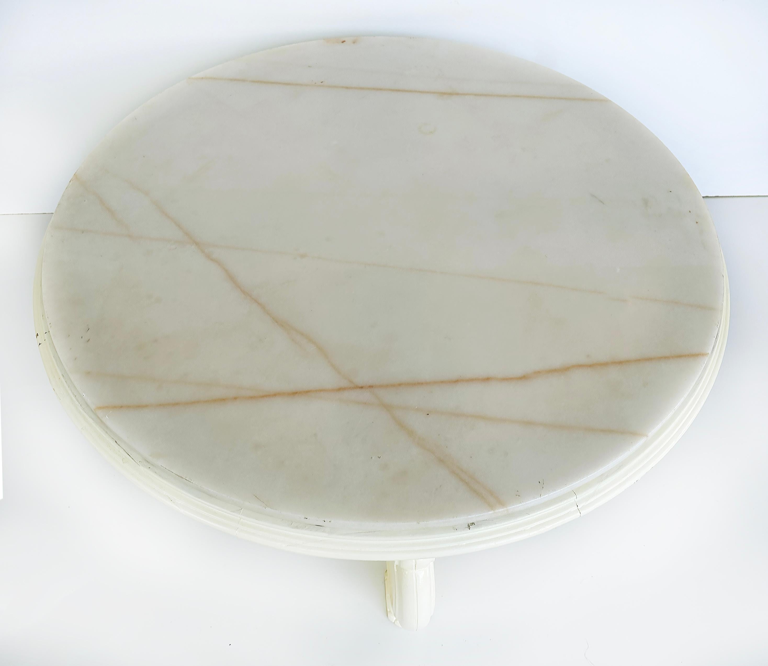 Vintage White Lacquered Round Marble Top Coffee Table In Good Condition For Sale In Miami, FL