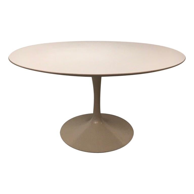 Vintage White Laminate Dining Table by Eero Saarinen for Knoll International 137