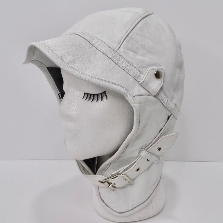 Cappello da aviatore in pelle bianca vintage su 1stDibs | cappellino patek  philippe, cappello aviatore pelle