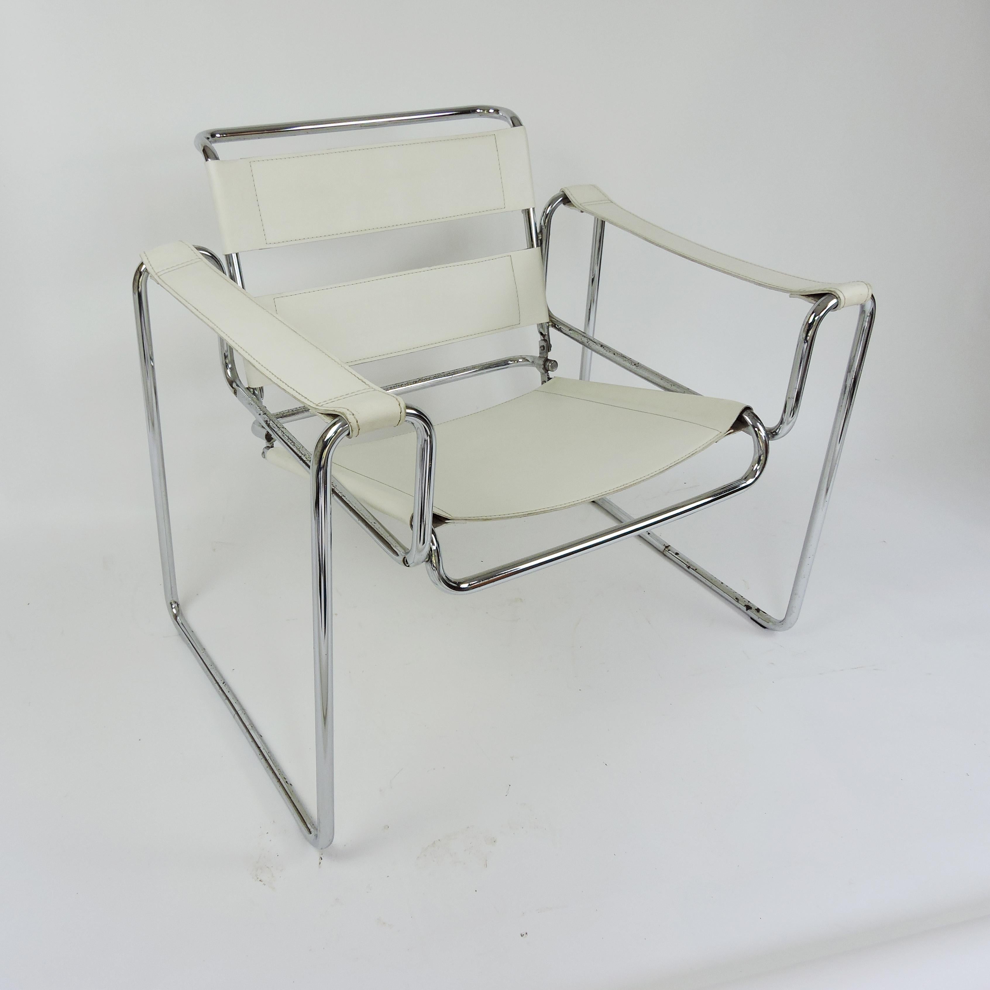 Vintage White Leather and Chrome Armchair, 1970s For Sale 1