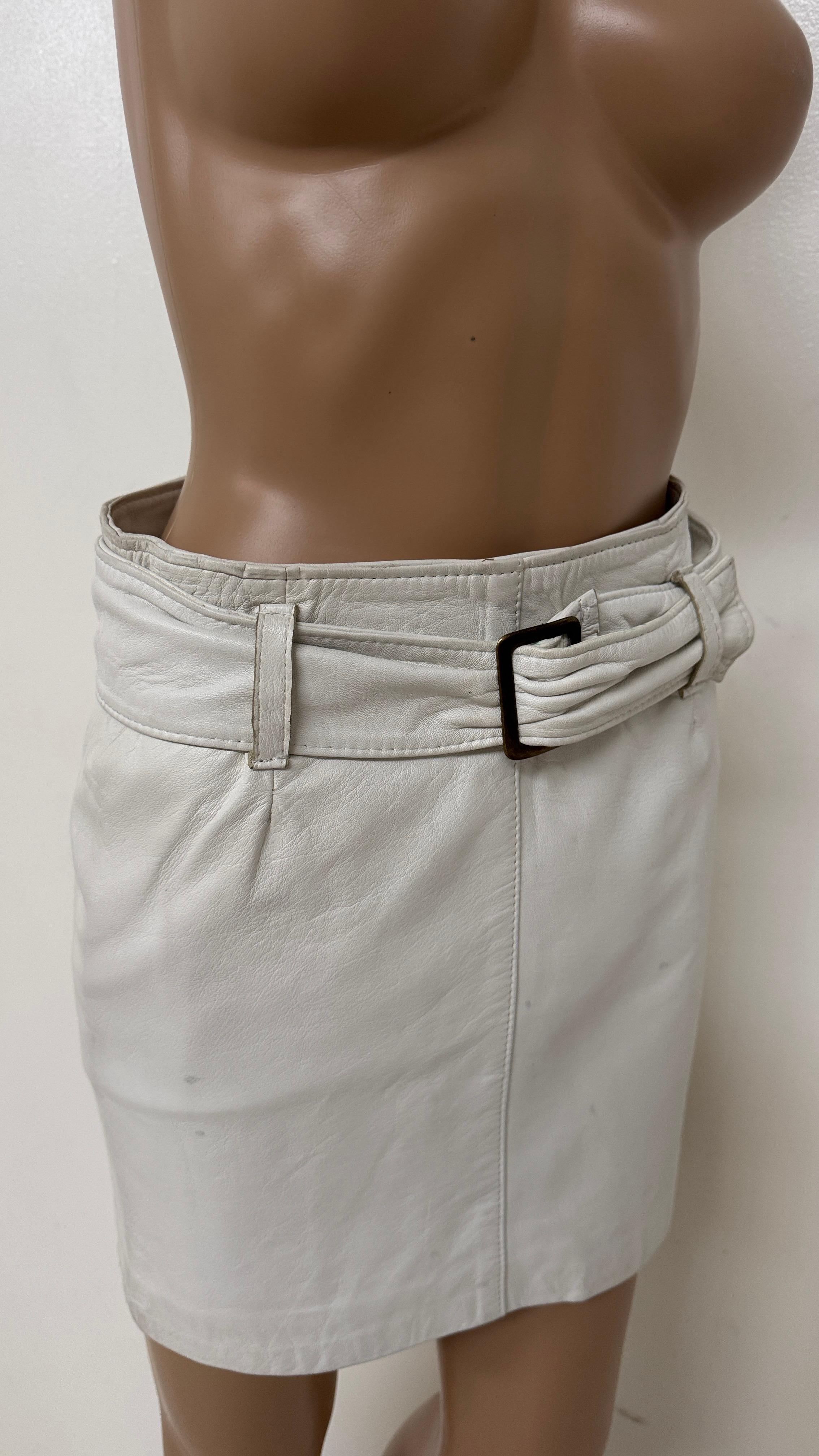 Women's Vintage White Leather Mini Skirt by Antica Pelletteria Italiana For Sale