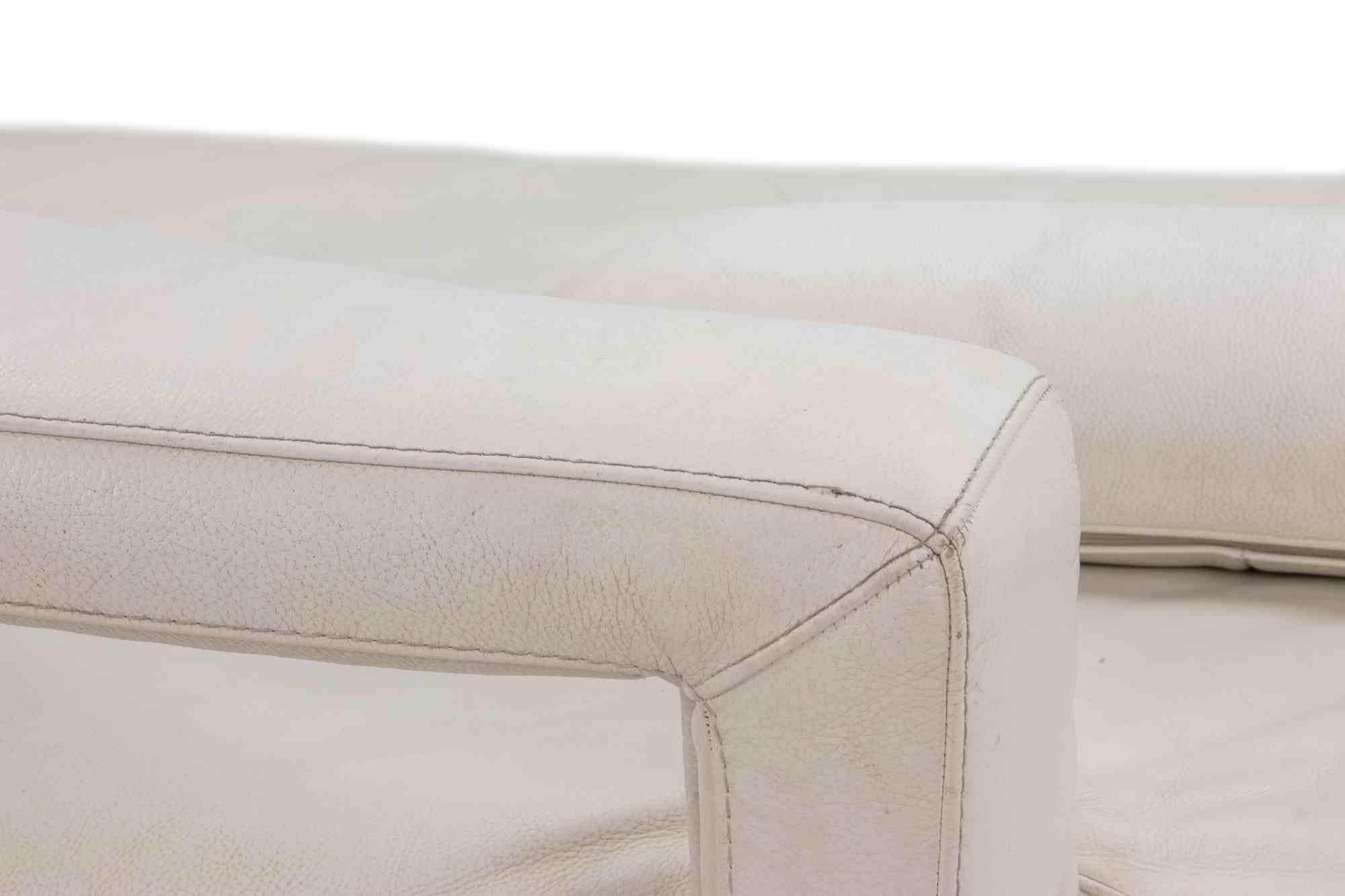 Vintage White Leather Sofa Set Italian Production 1970s For Sale 6