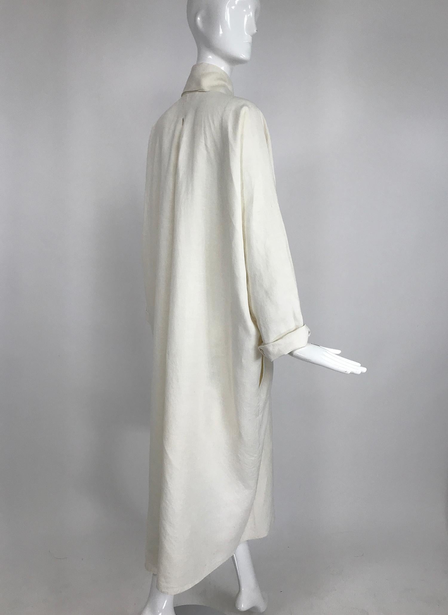 Vintage White Linen Duster Coat Over Size 1990s In Excellent Condition In West Palm Beach, FL