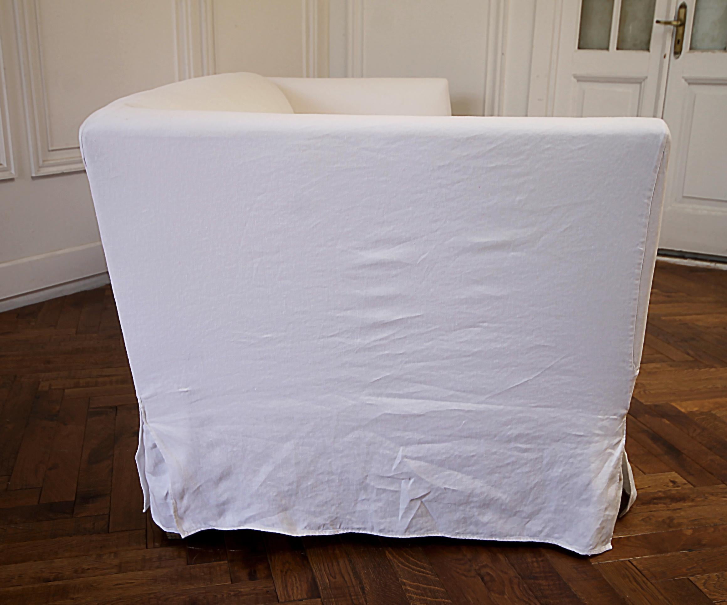 Vintage White Linen Slip Covered Shelter Arm Modern Sofa In Good Condition In Brea, CA