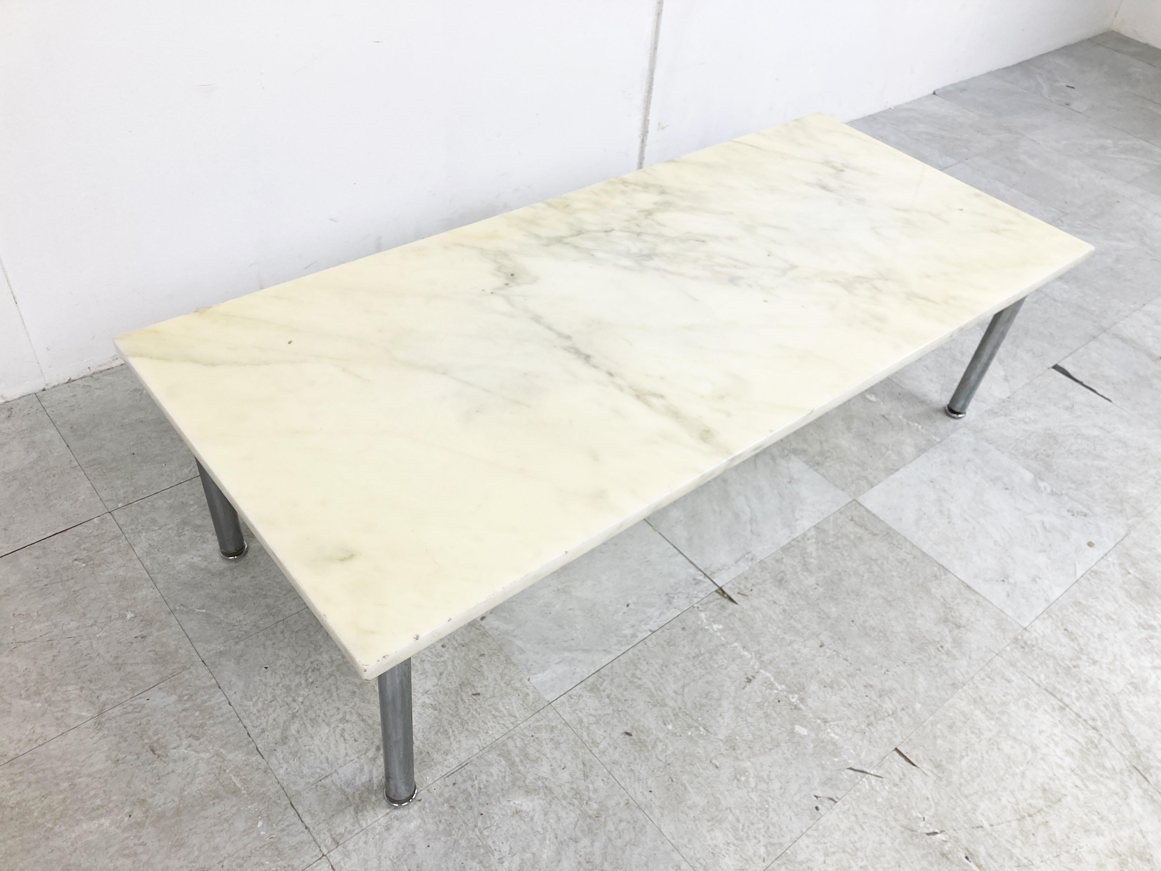 Vintage White Marble Coffee Table, 1960s For Sale 2
