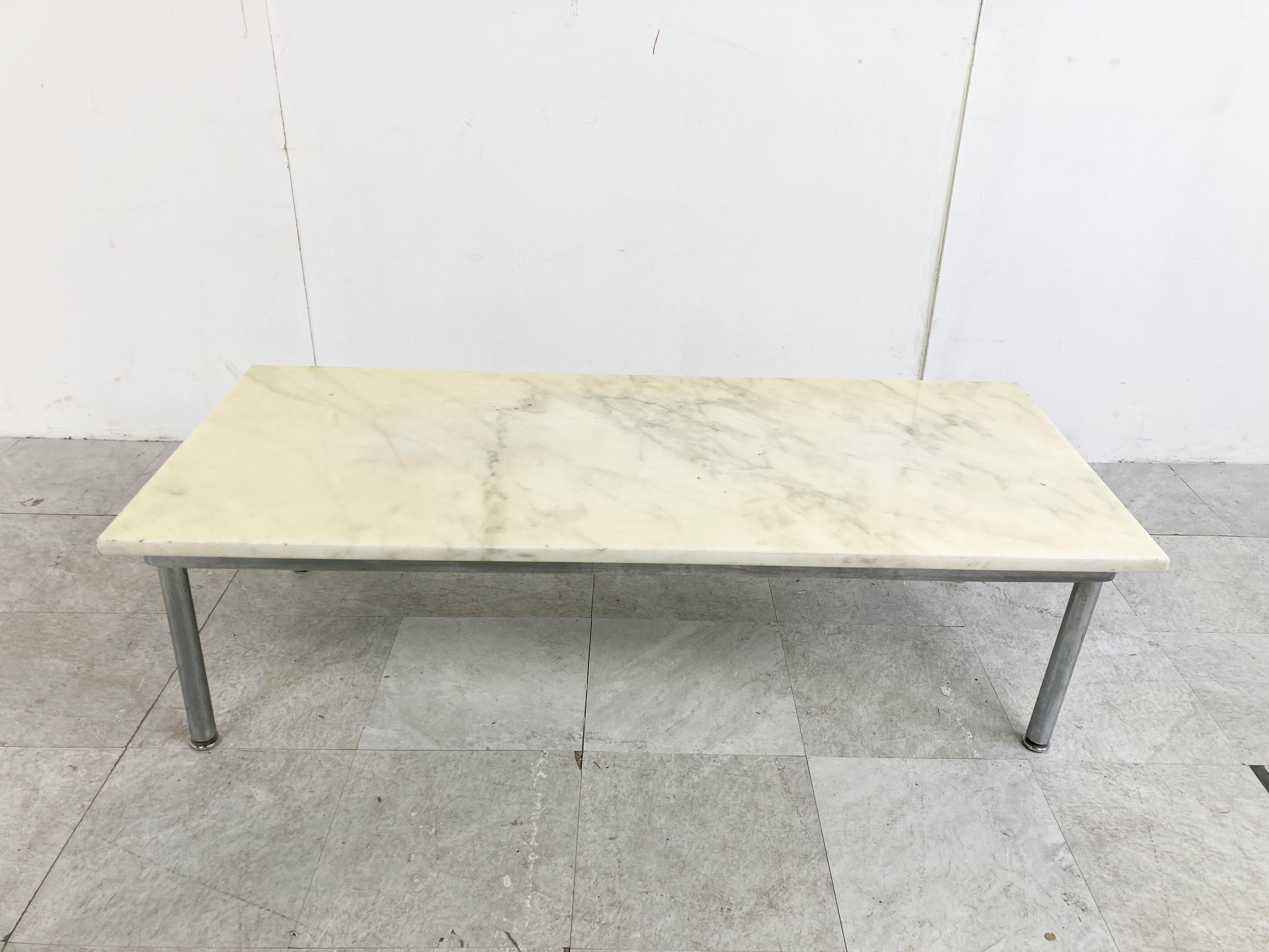 Italian Vintage White Marble Coffee Table, 1960s For Sale