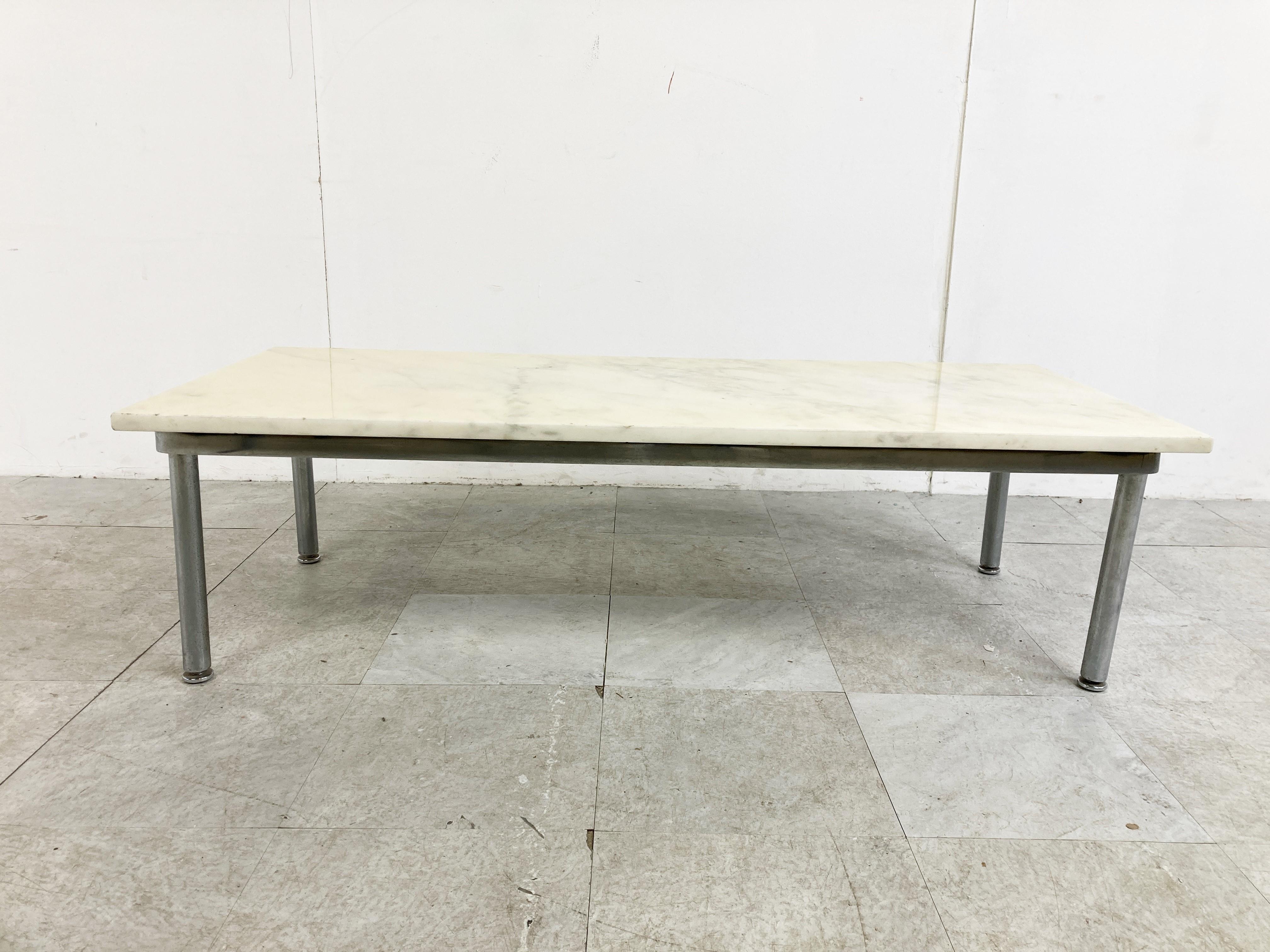 Vintage White Marble Coffee Table, 1960s In Good Condition For Sale In HEVERLEE, BE