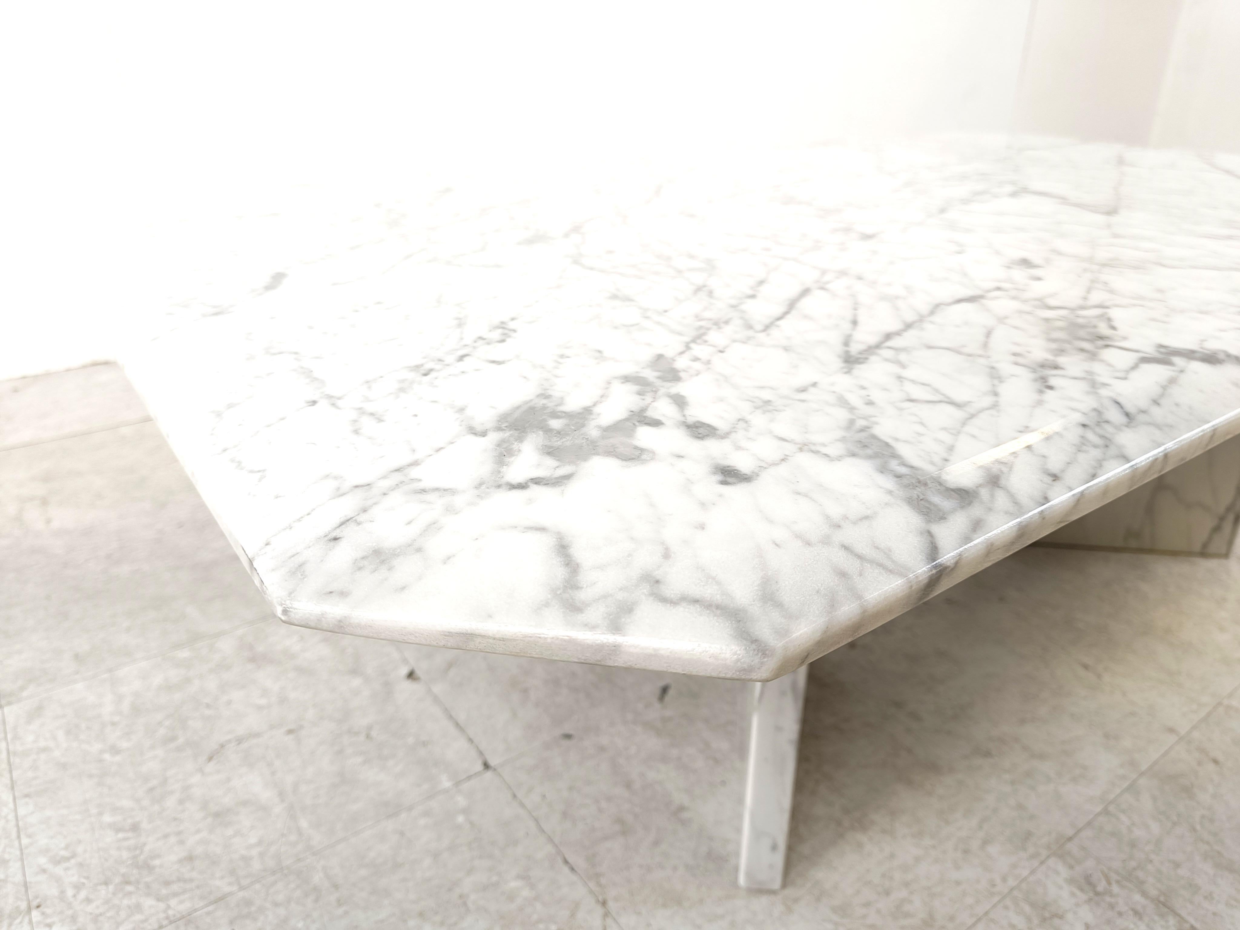 Vintage white marble coffee table, 1970s For Sale 3