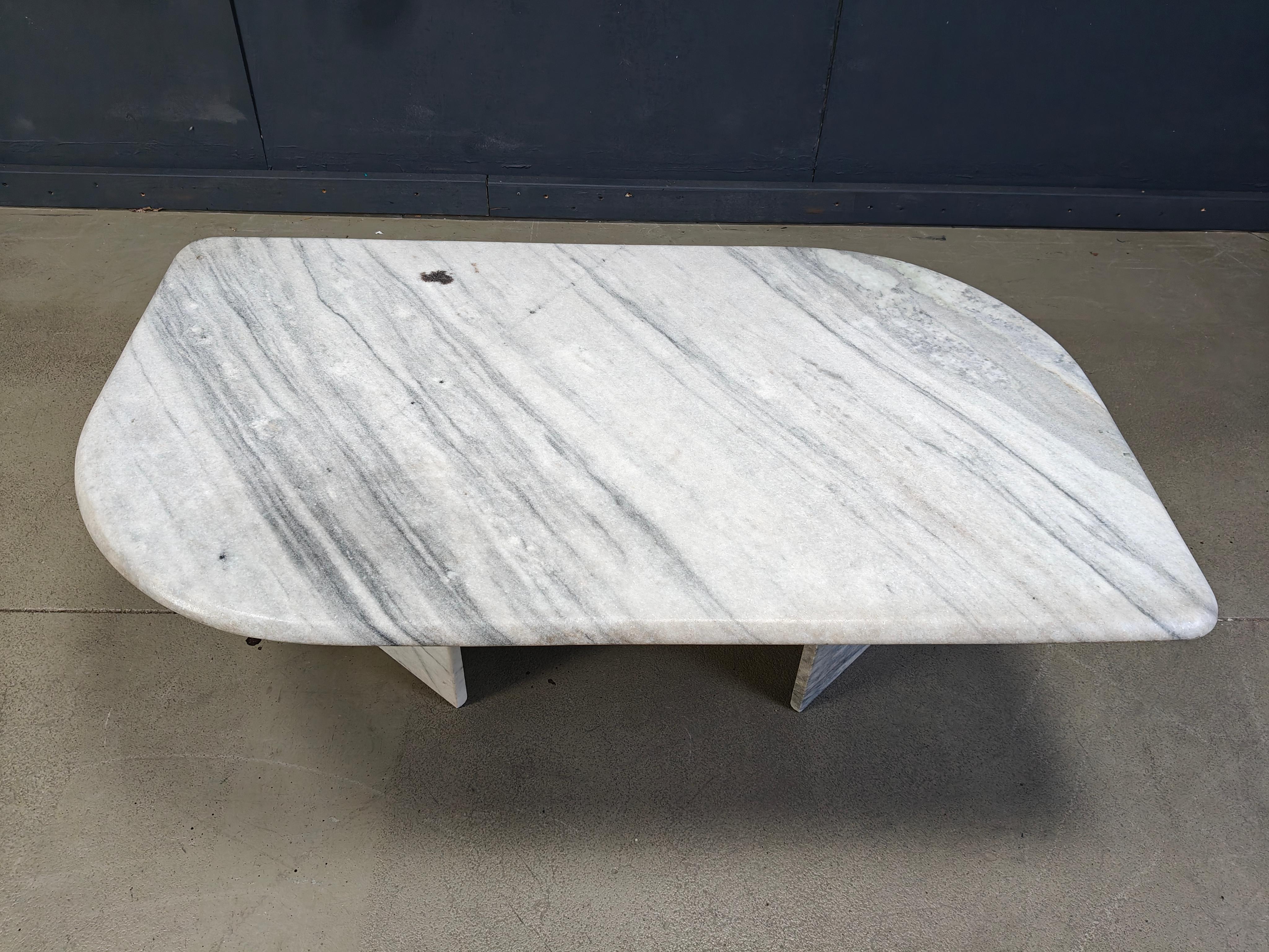 Mesa de centro vintage de mármol blanco, años 70 en venta 4
