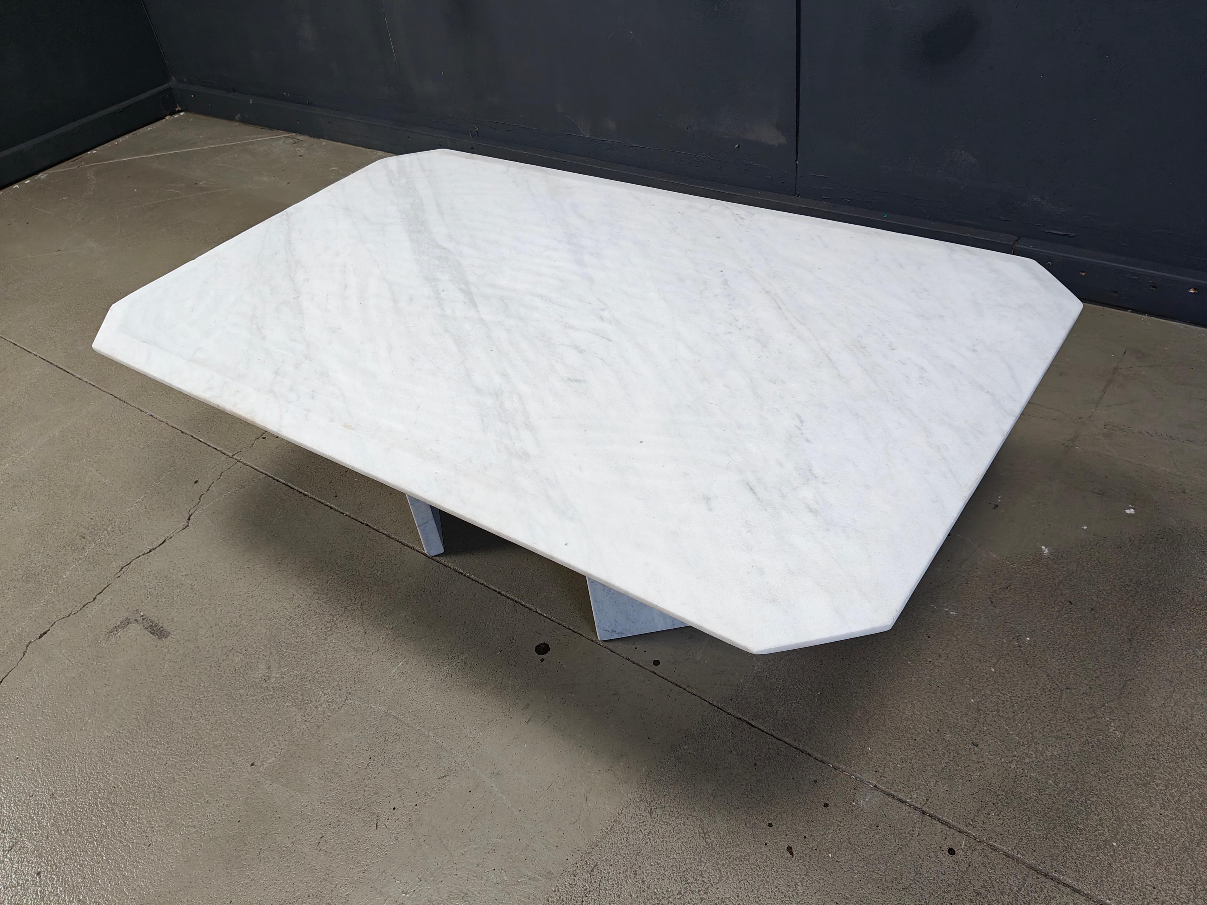 Vintage white marble coffee table, 1970s For Sale 5
