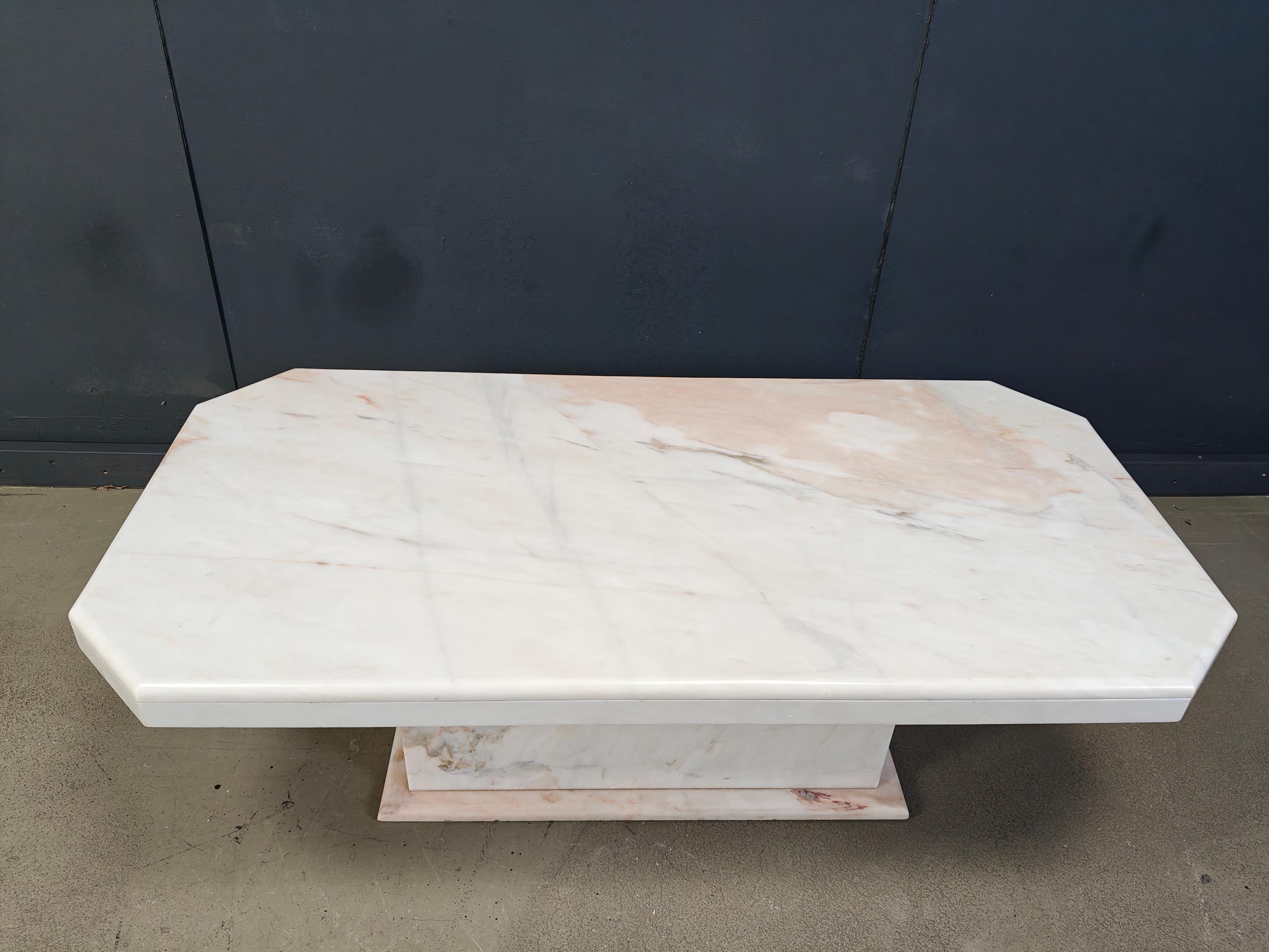 Vintage white marble coffee table, 1970s For Sale 5