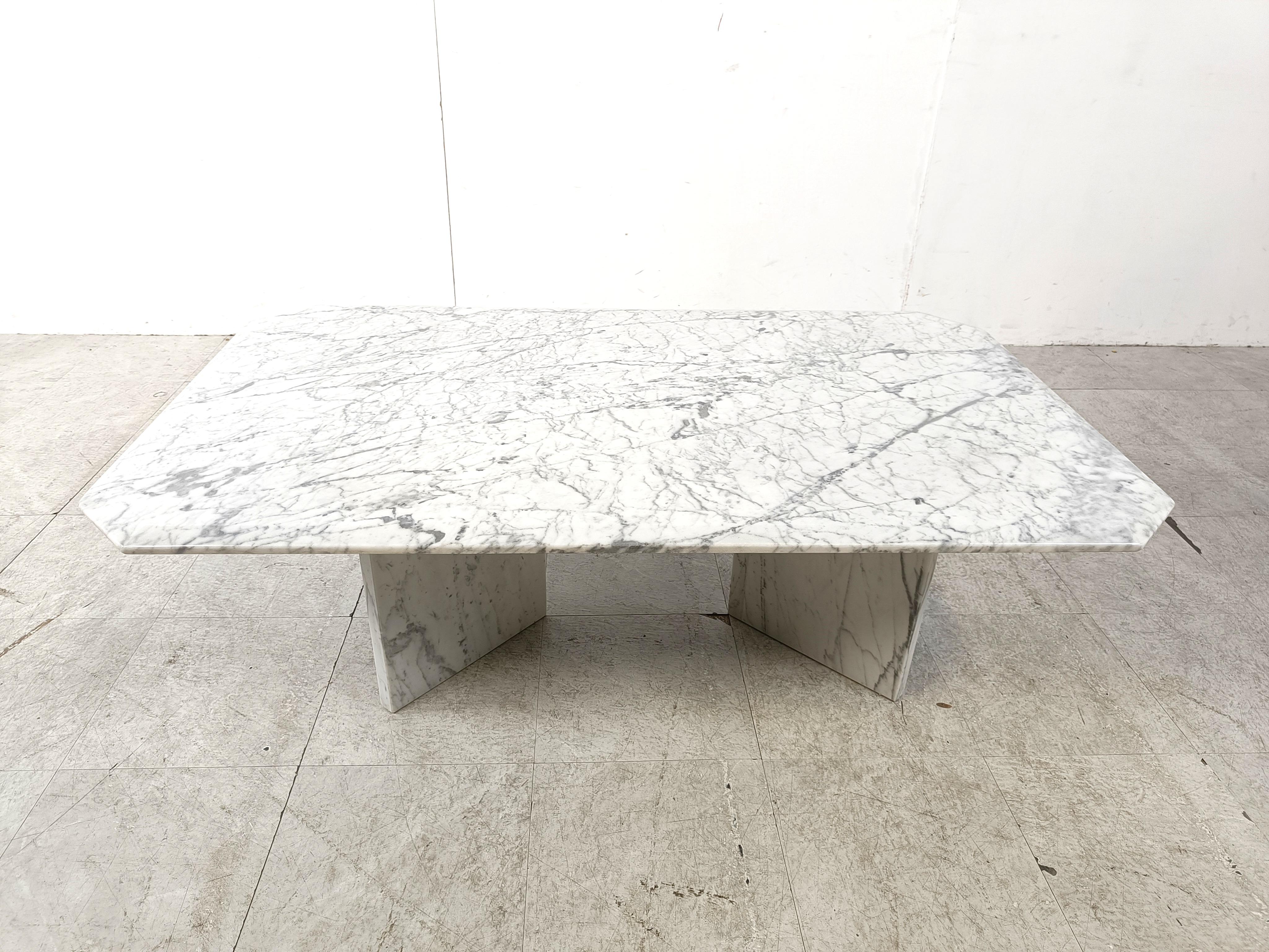 Mid-Century Modern Table basse vintage en marbre blanc, années 1970 en vente