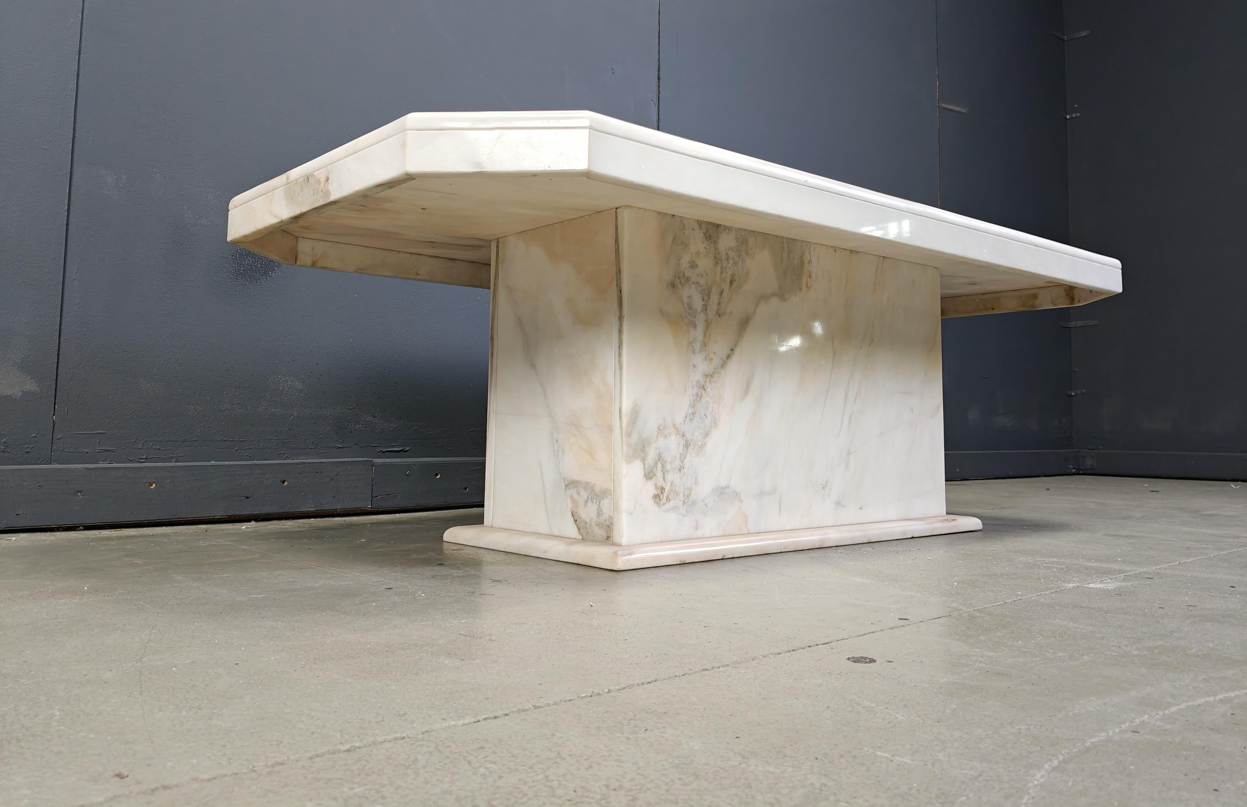 Mid-Century Modern Vintage white marble coffee table, 1970s For Sale
