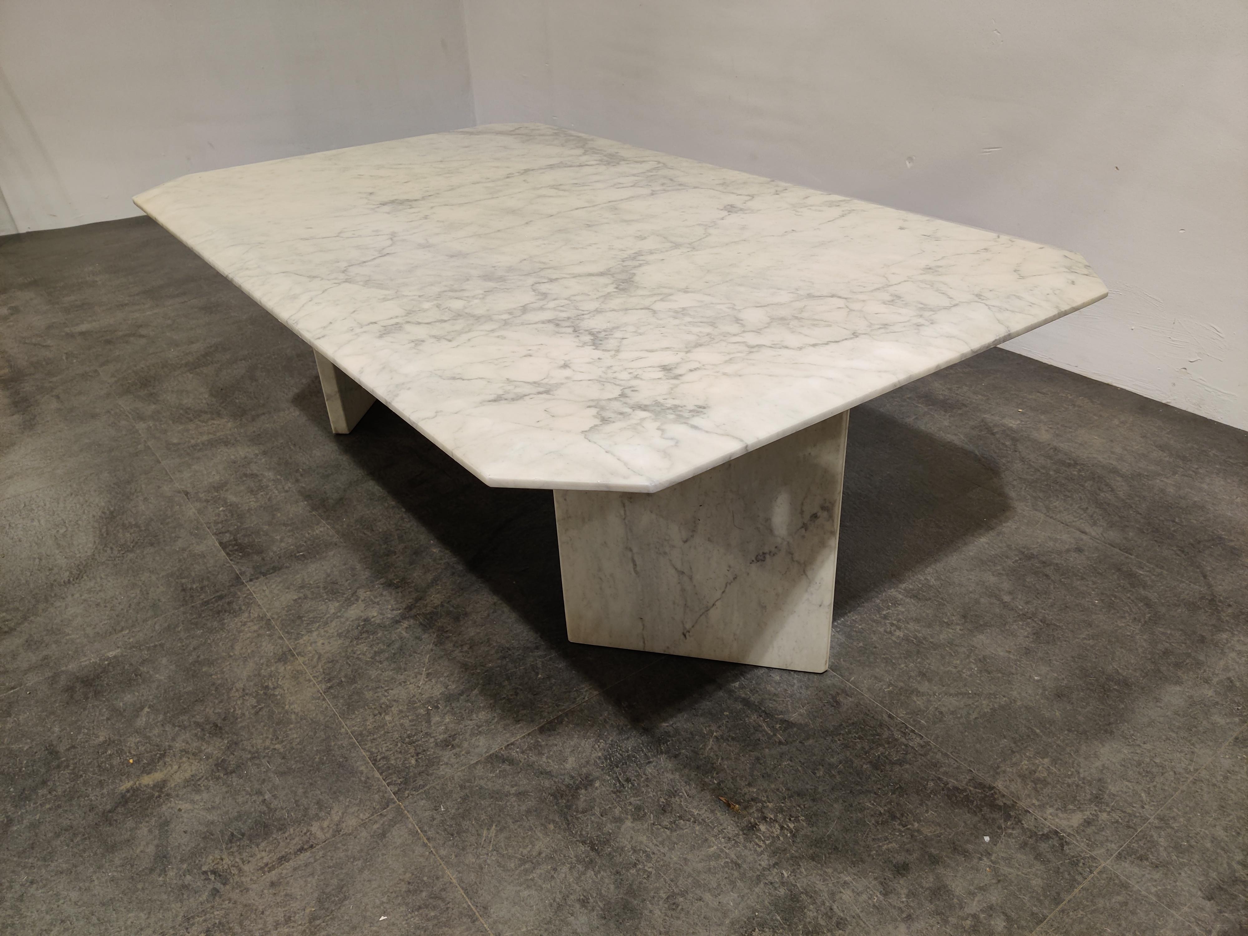 Vintage White Marble Coffee Table, 1970s In Good Condition In HEVERLEE, BE
