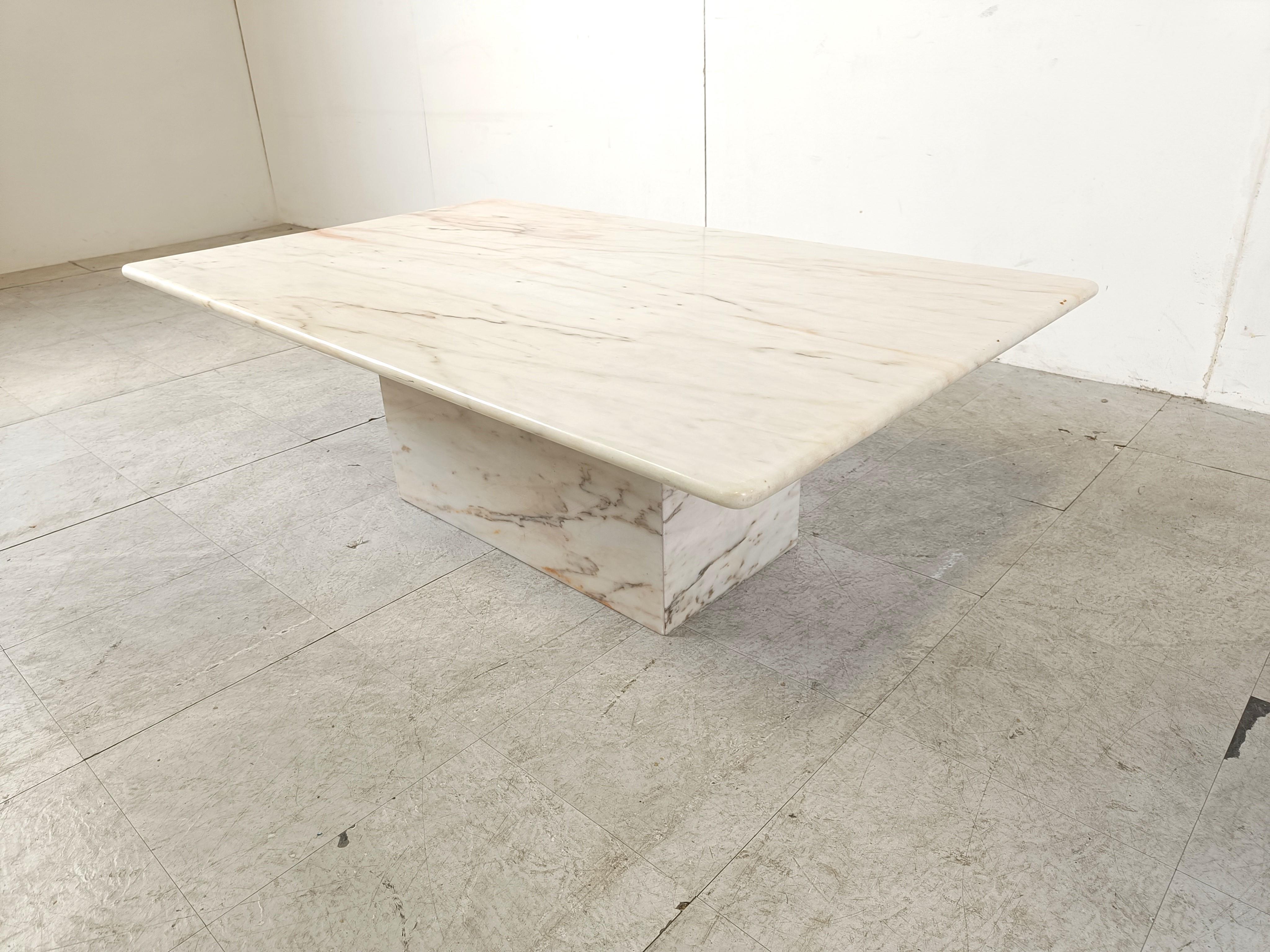 Late 20th Century Vintage white marble coffee table, 1970s
