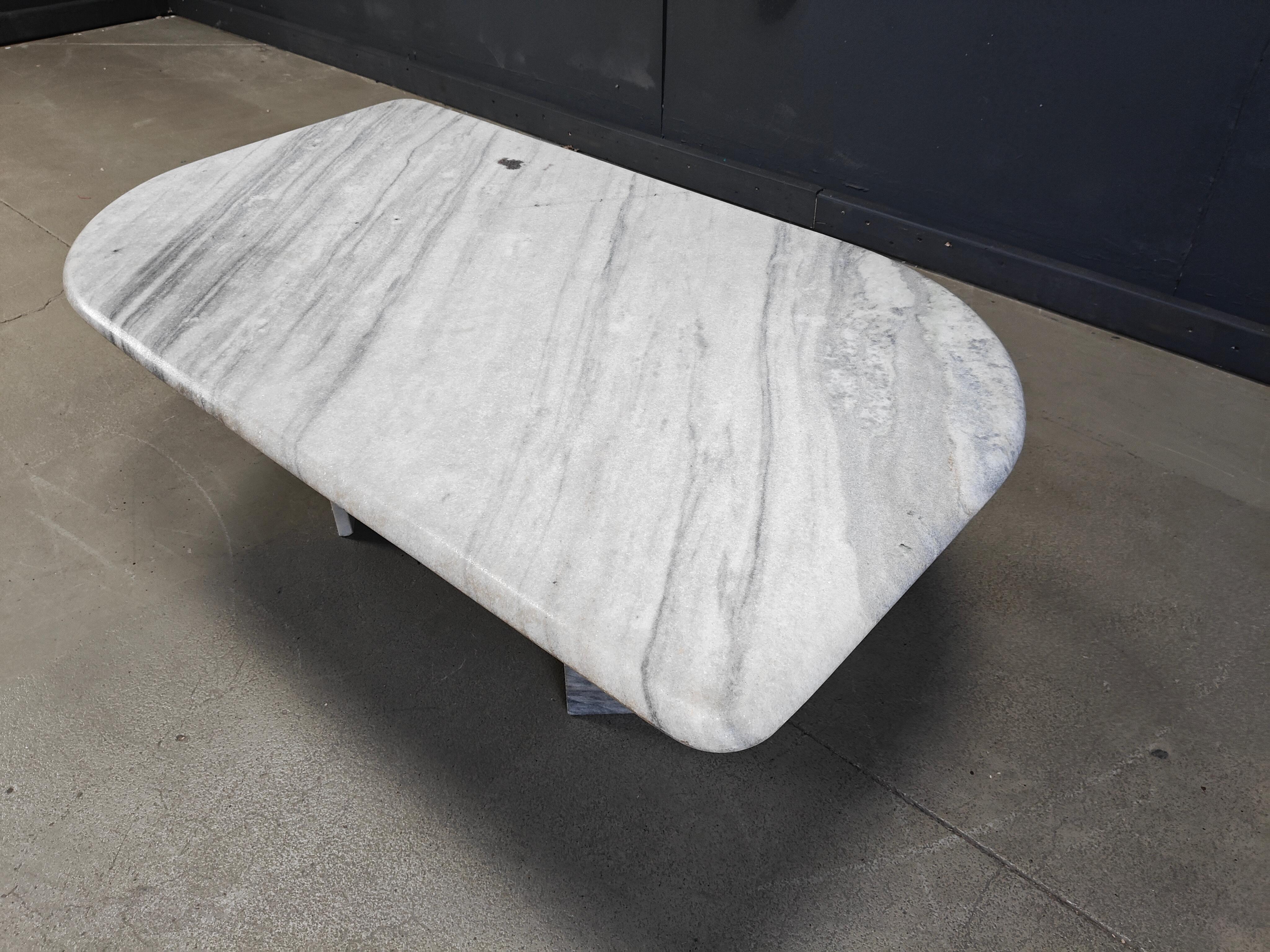 Mesa de centro vintage de mármol blanco, años 70 finales del siglo XX en venta