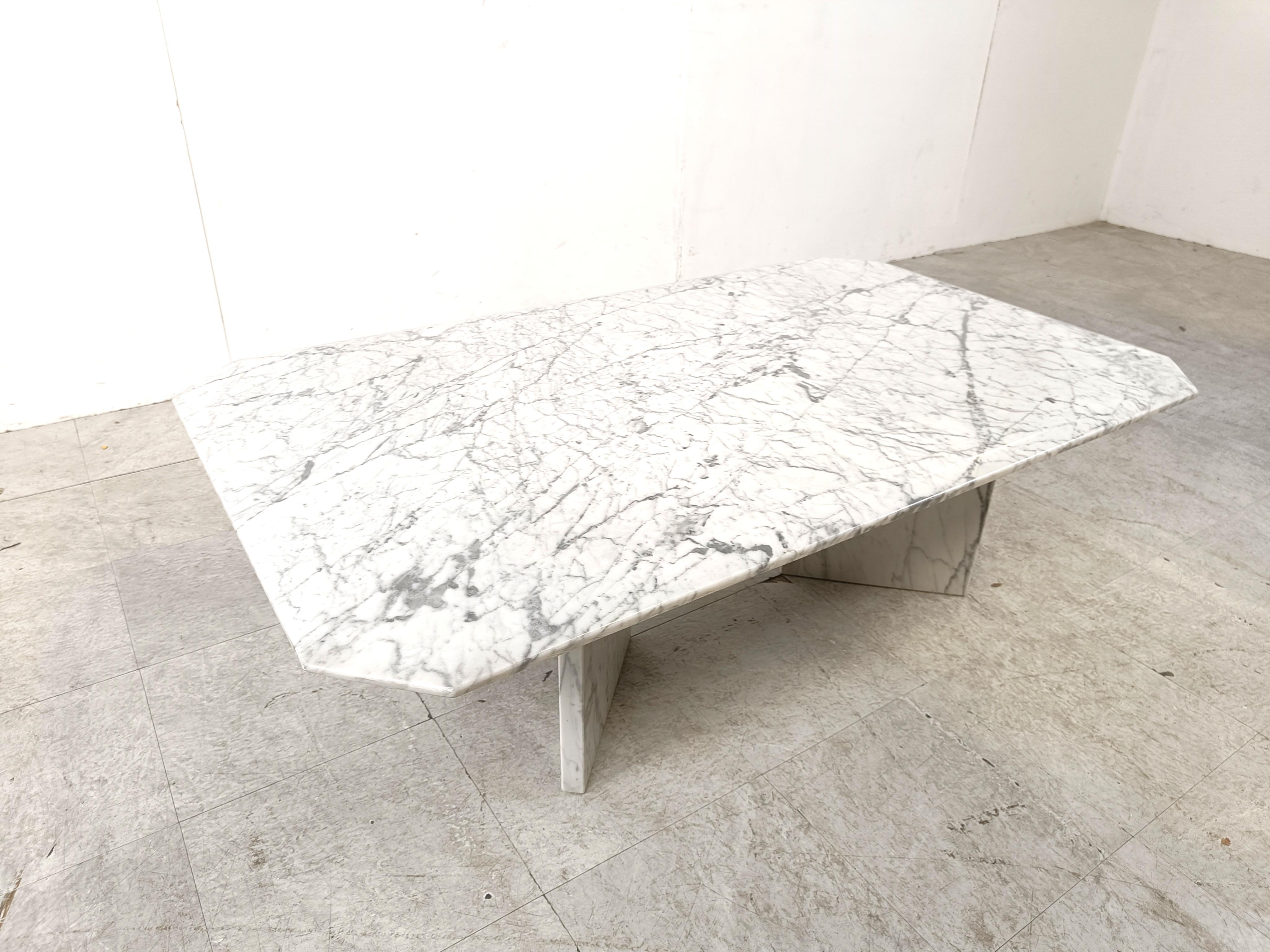 Marble Vintage white marble coffee table, 1970s For Sale