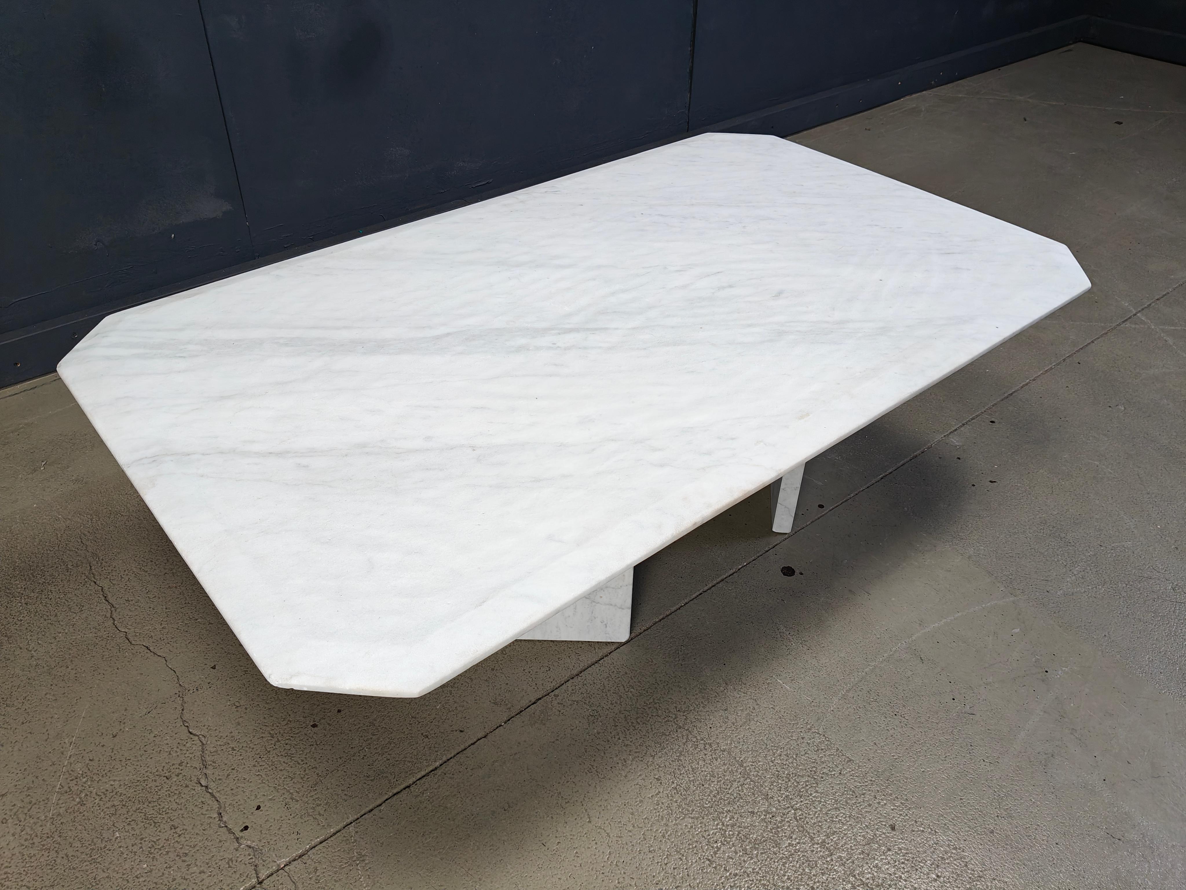 Marble Vintage white marble coffee table, 1970s For Sale
