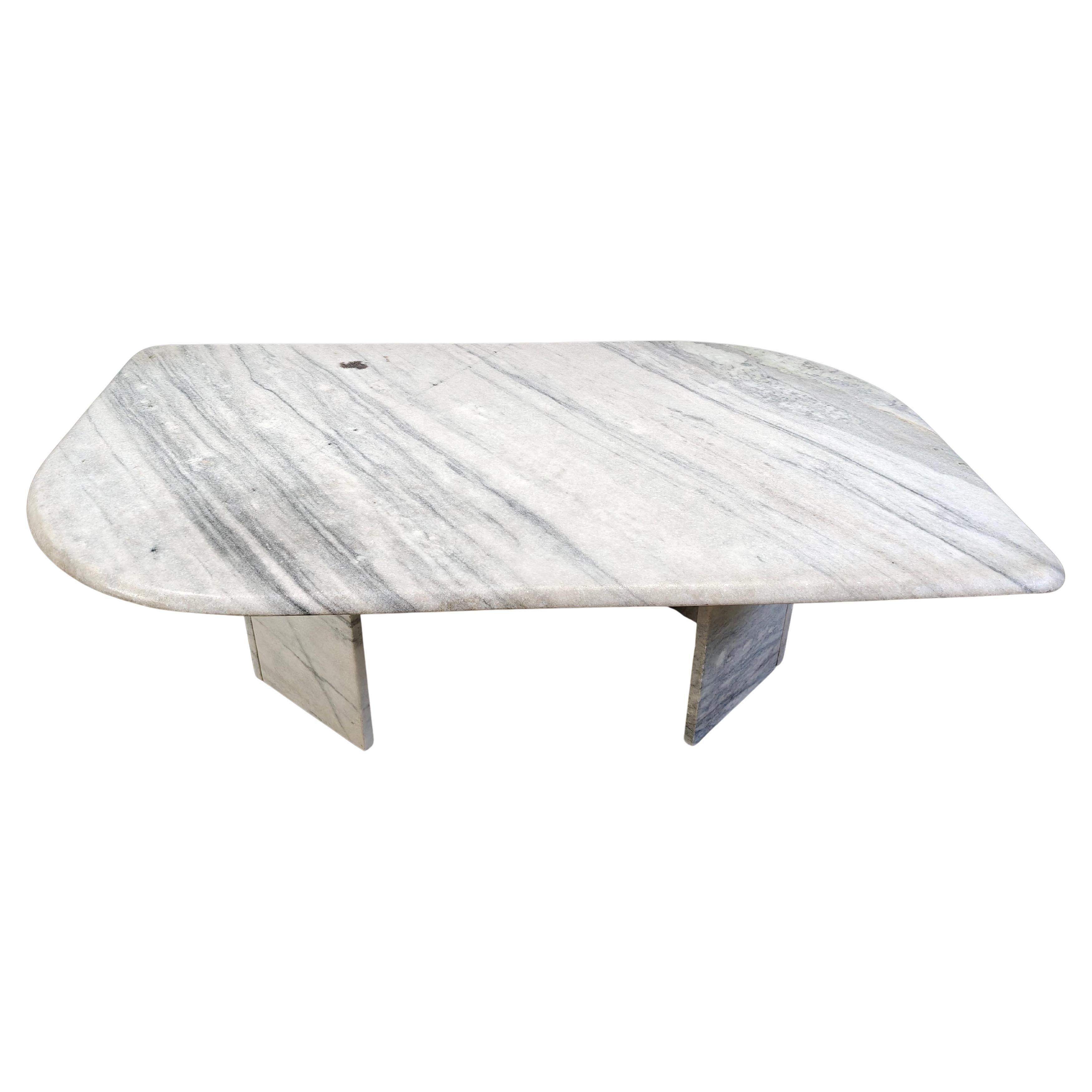 Mesa de centro vintage de mármol blanco, años 70 en venta