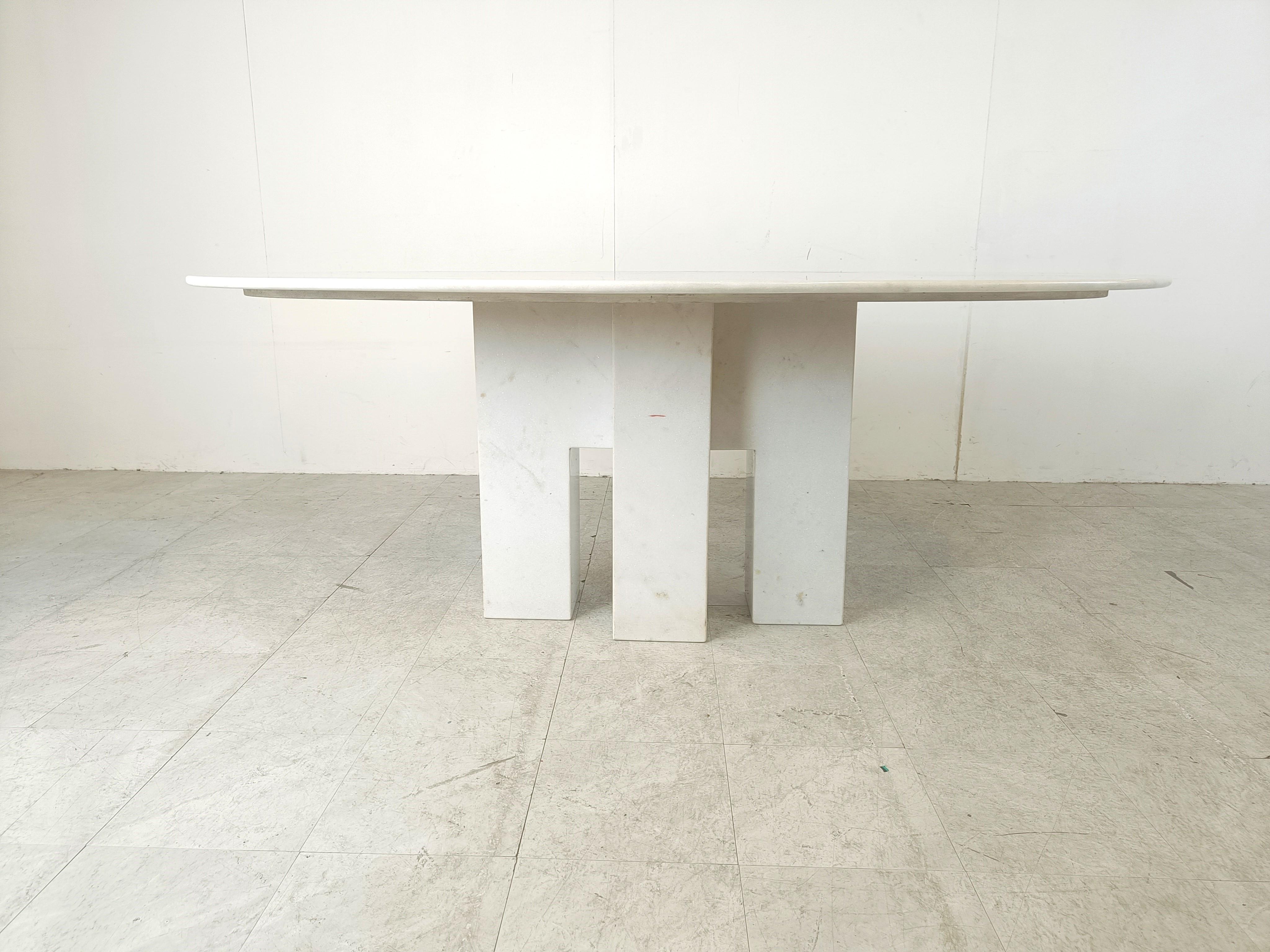 Vintage white marble dining table, 1970s In Good Condition In HEVERLEE, BE