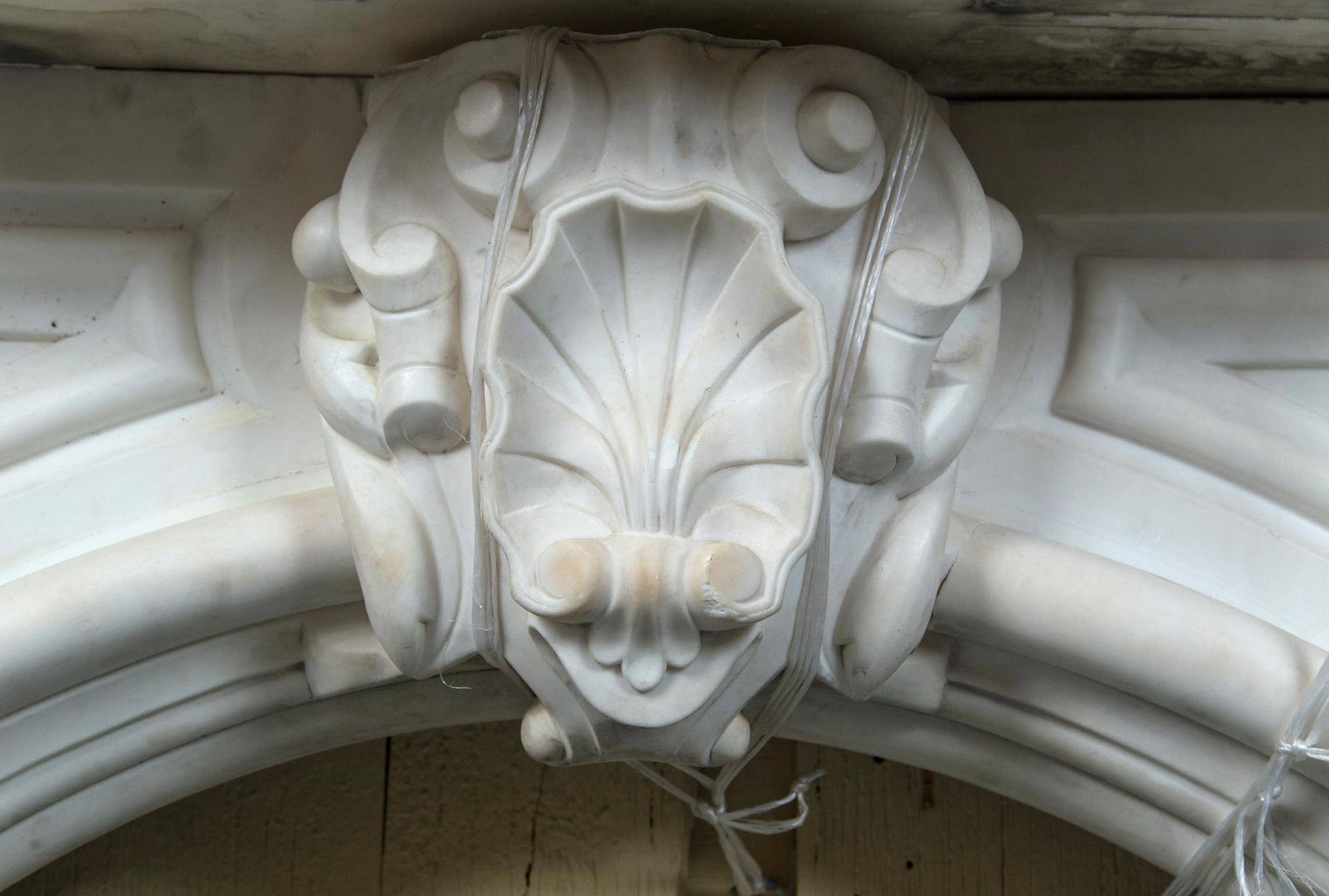 Vintage White Marble Mantel In Good Condition In Stamford, CT