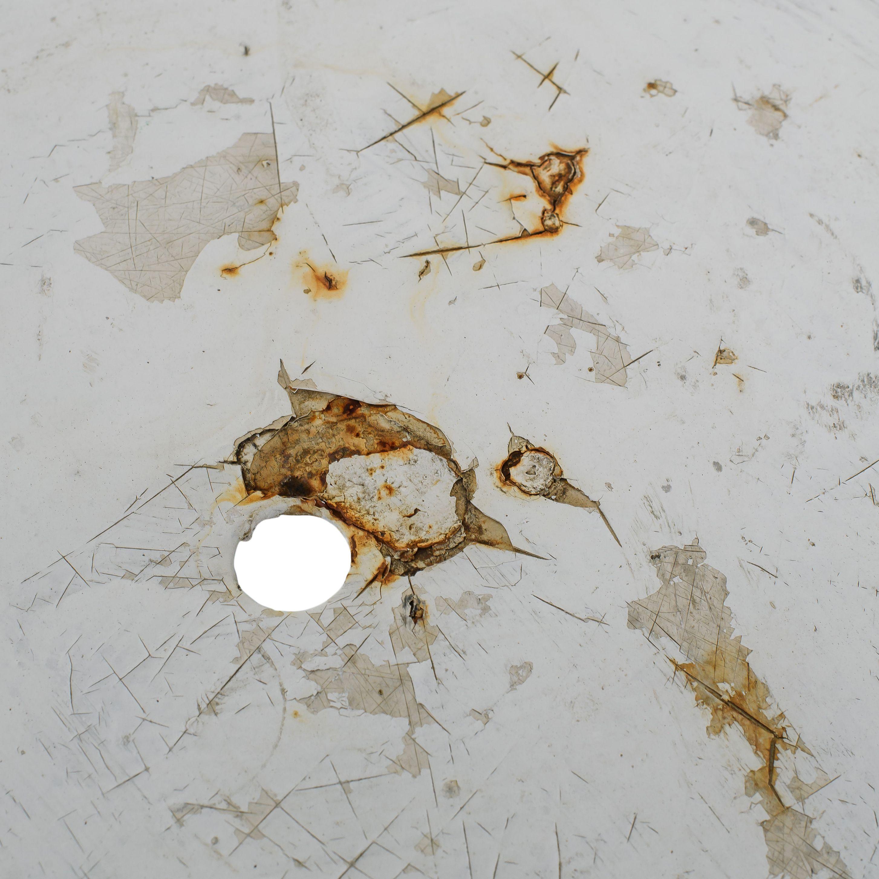 20ième siècle Table de bar vintage en métal blanc de France en vente