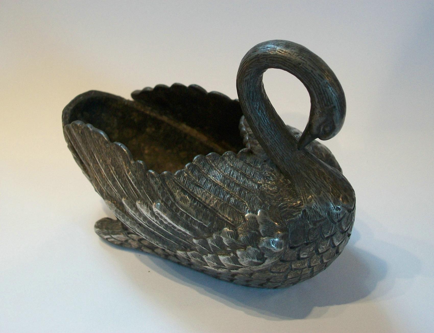 Vintage White Metal Swan with Hand Chased Details, U.S.a, Mid-20th Century For Sale 4