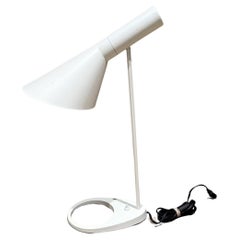 Lámpara de escritorio moderna blanca vintage atribuida a  Jacobsen