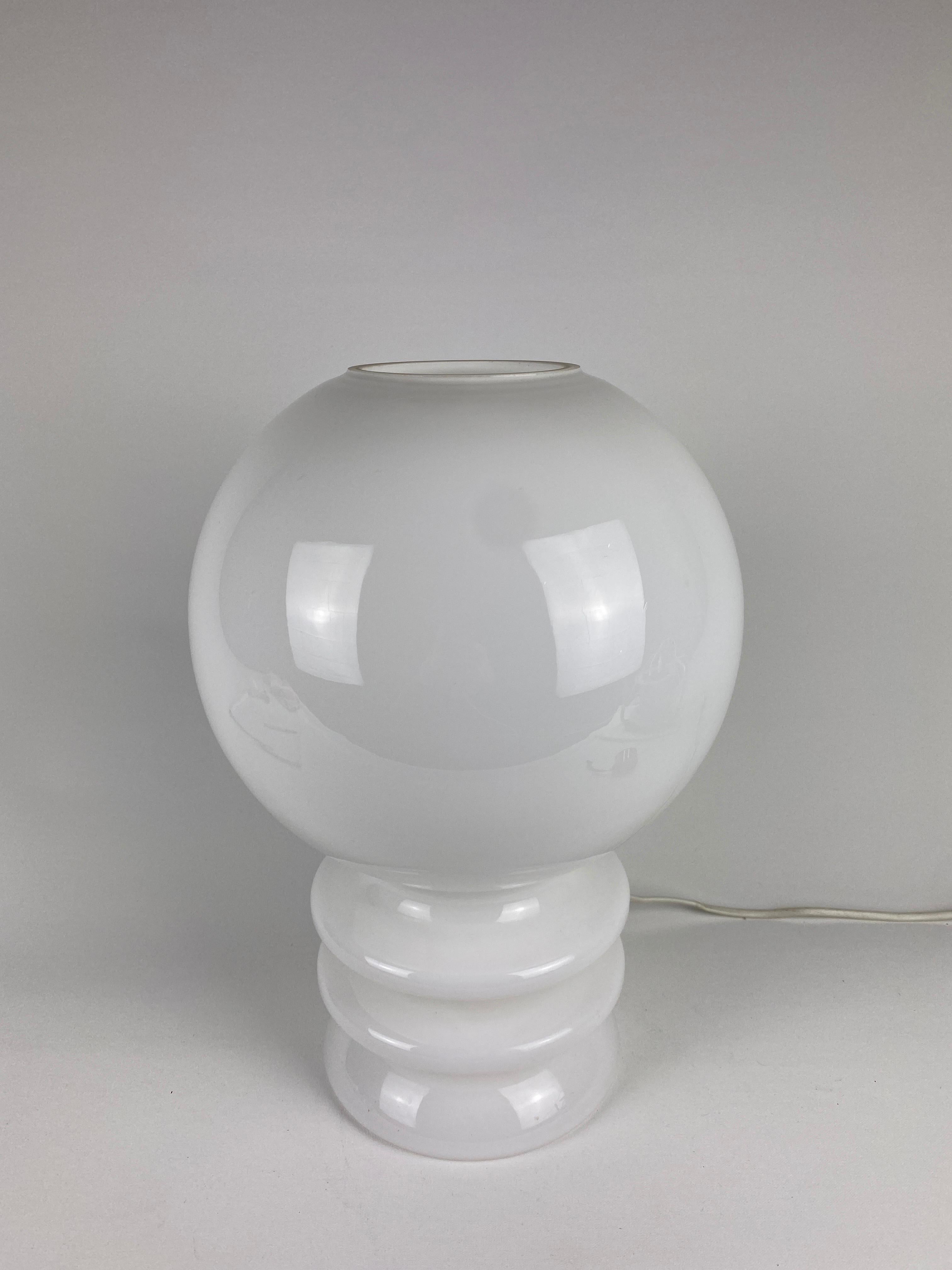Vintage White Murano Glass Bulb Table Lamp 1970 For Sale 4