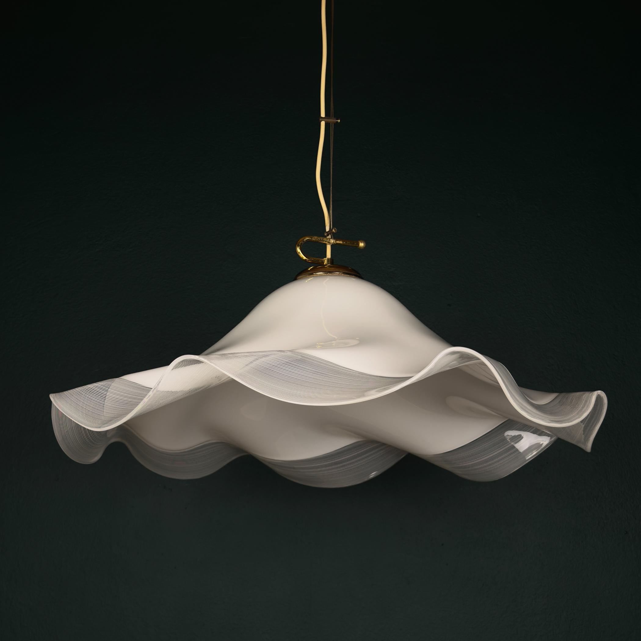 Lampada a sospensione in vetro di Murano bianco vintage, Italia anni '70 in vendita 3