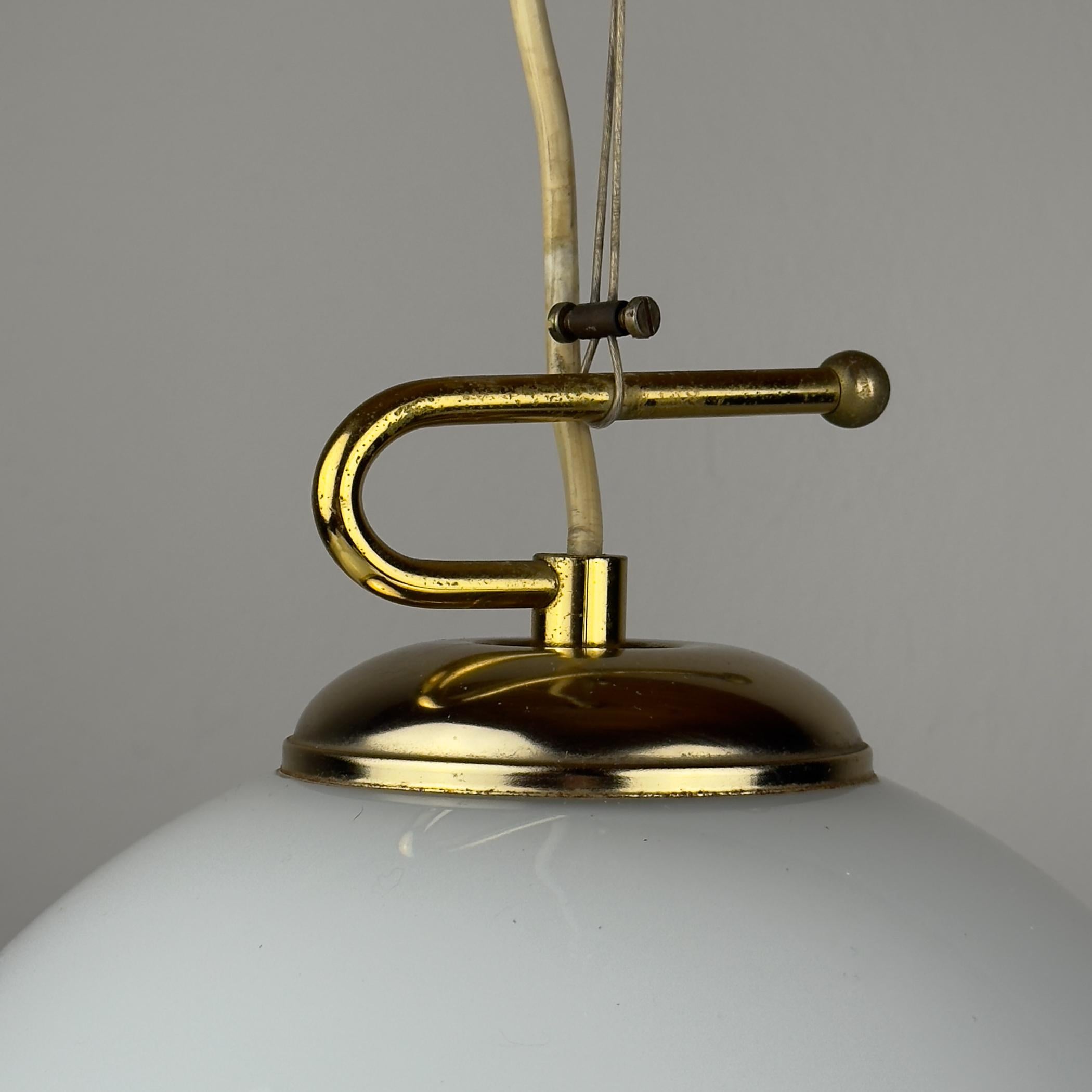Mid-Century moderno Lampada a sospensione in vetro di Murano bianco vintage, Italia anni '70 in vendita