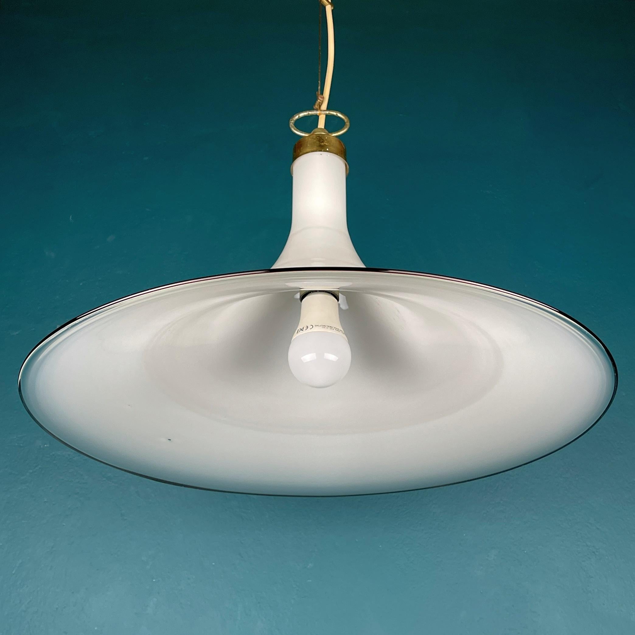 Vintage White Murano Glass Pendant Lamp Italy 1970s In Good Condition For Sale In Miklavž Pri Taboru, SI
