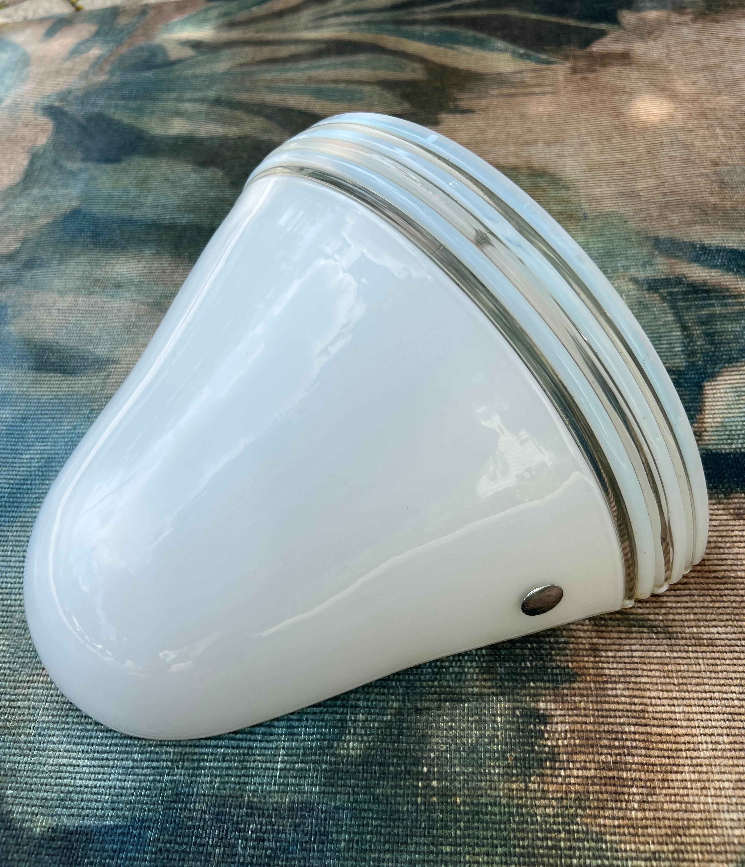 Italian Mid-Century Modern Murano Glass Sconce in White, by Leucos, c. 1970s For Sale