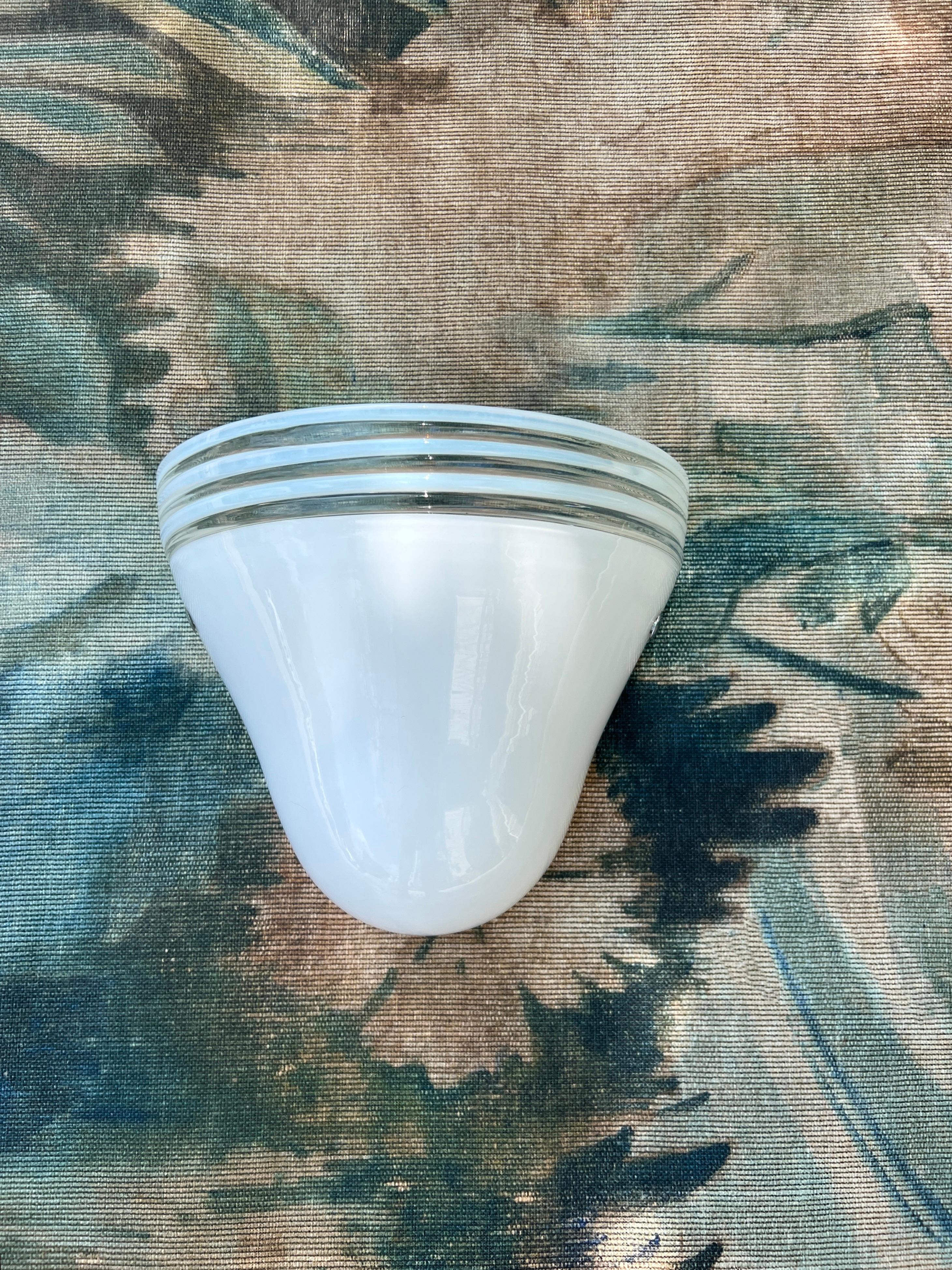 Blown Glass Mid-Century Modern Murano Glass Sconce in White, by Leucos, c. 1970s For Sale