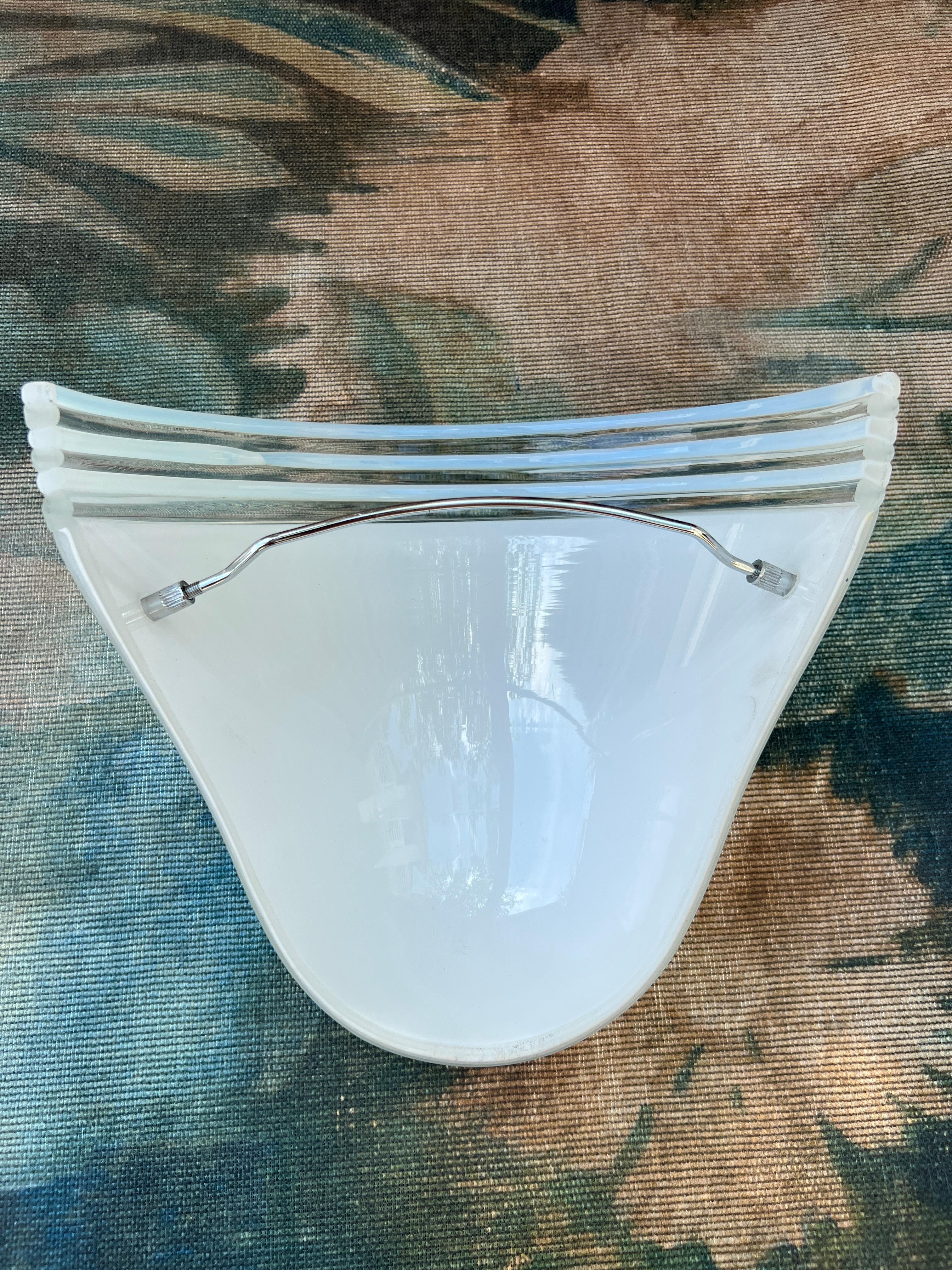 Mid-Century Modern Murano Glass Sconce in White, by Leucos, c. 1970s For Sale 1