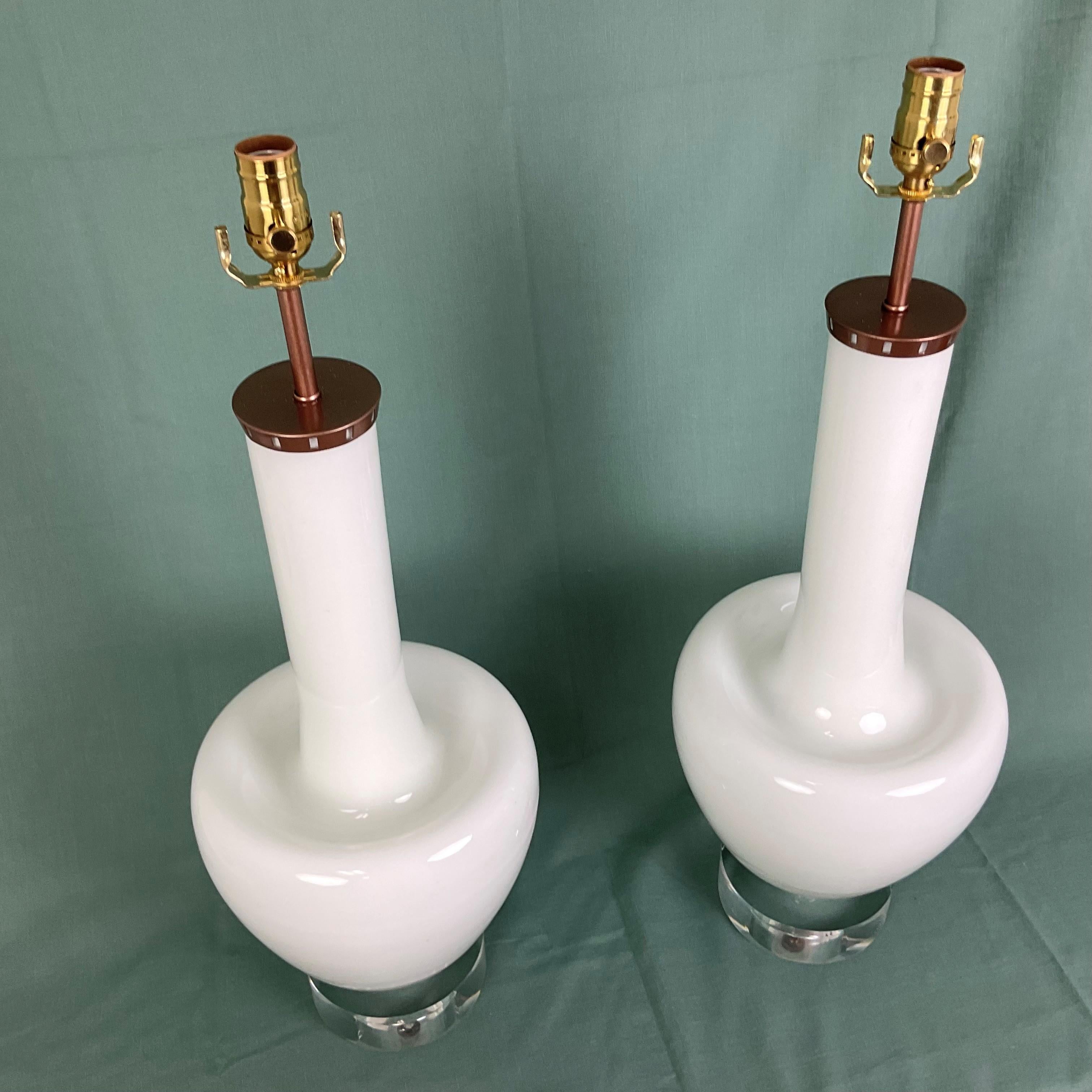 Italian Vintage White Murano Glass Table Lamps For Sale