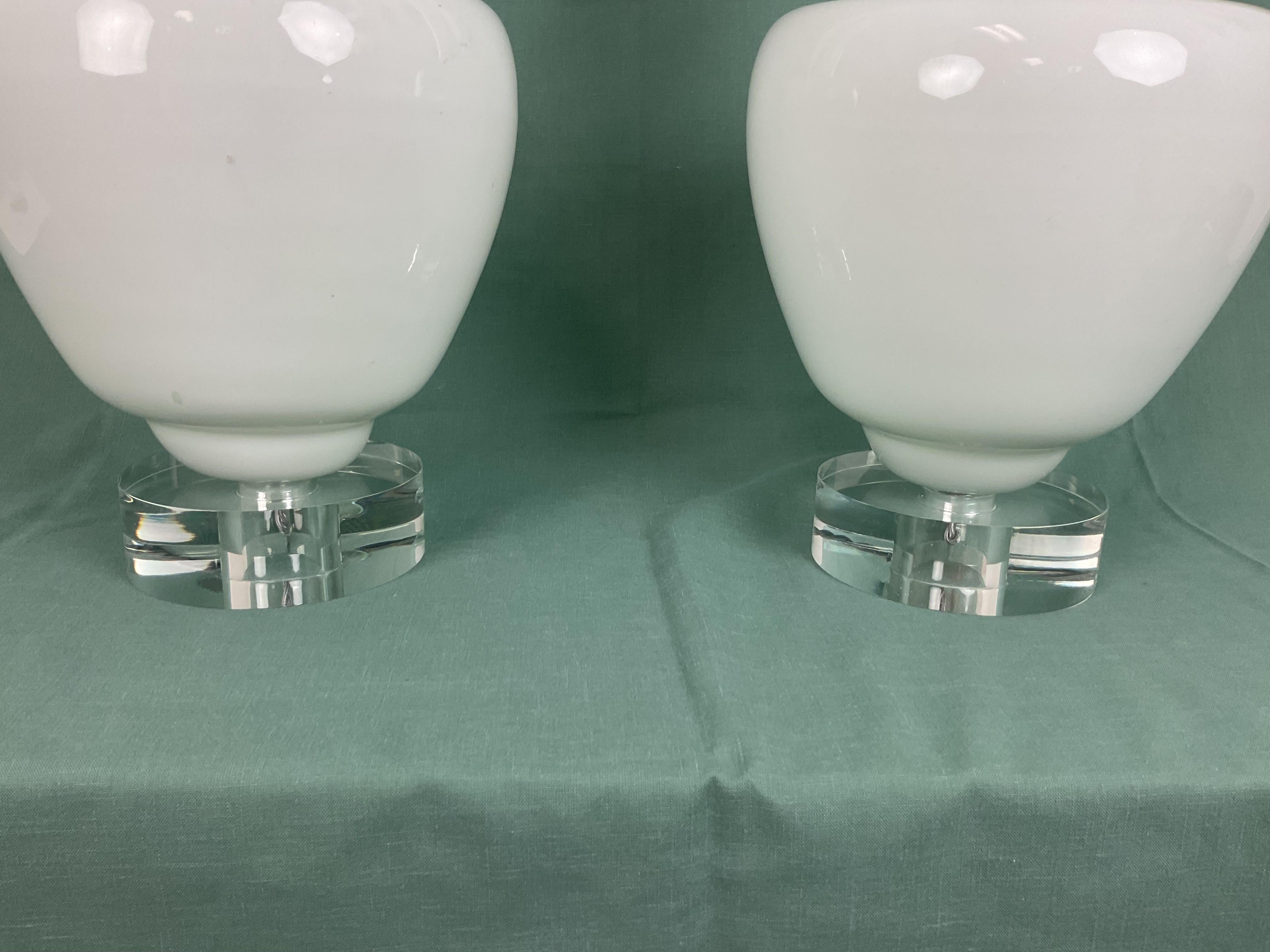 Vintage White Murano Glass Table Lamps In Good Condition For Sale In West Palm Beach, FL