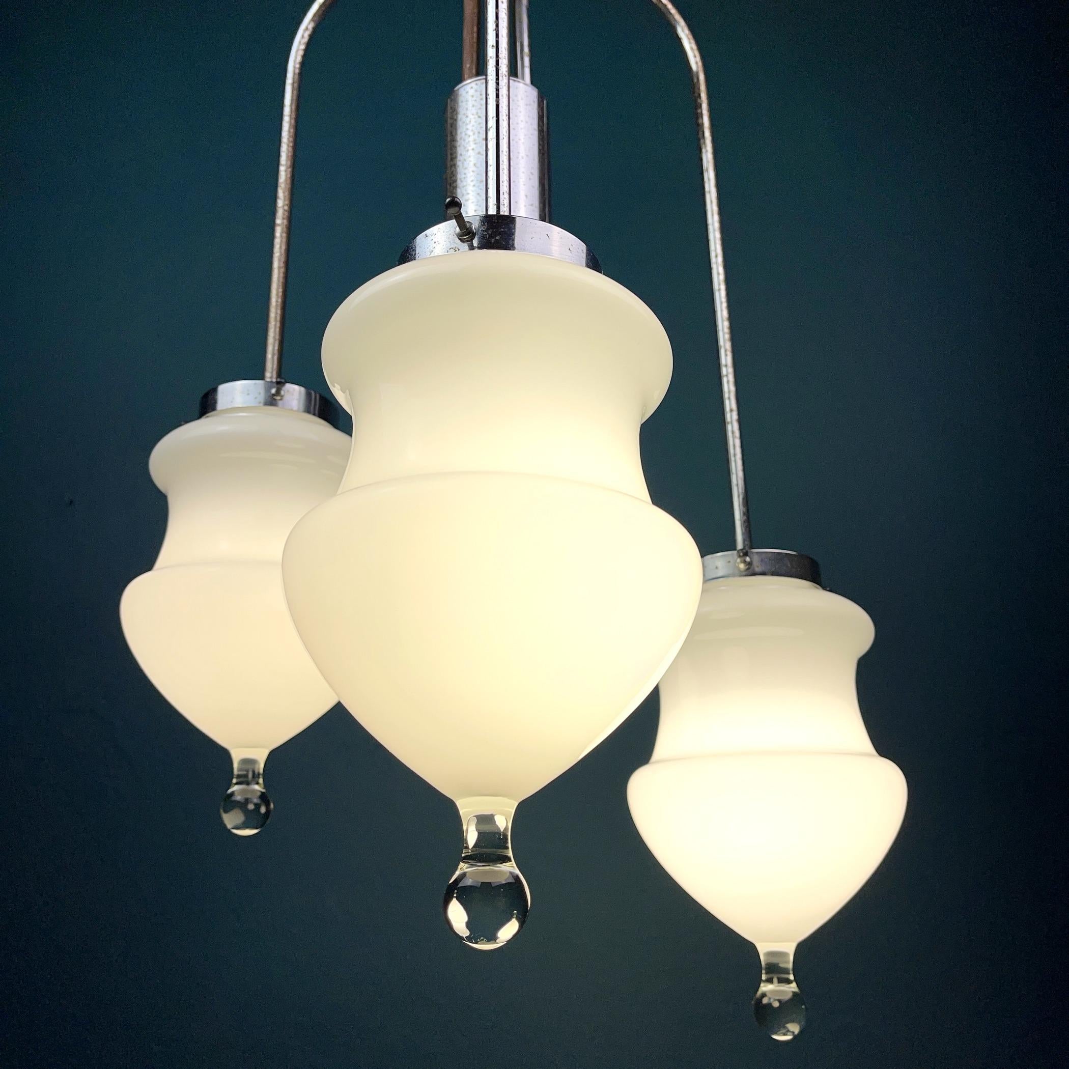 Vintage White Murano Pendant Lamp Italy 1960s In Good Condition For Sale In Miklavž Pri Taboru, SI