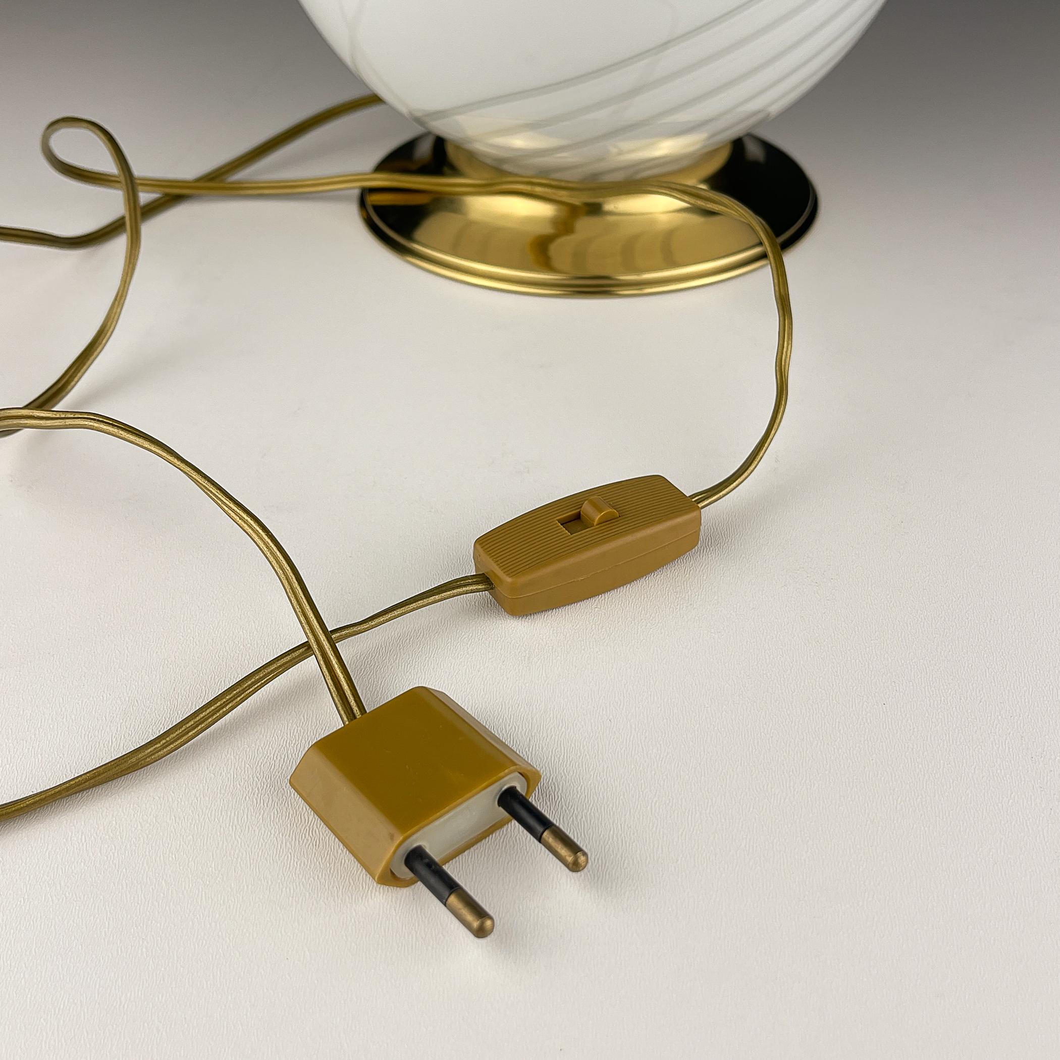 Vintage white murano table lamp Italy 1970s For Sale 4