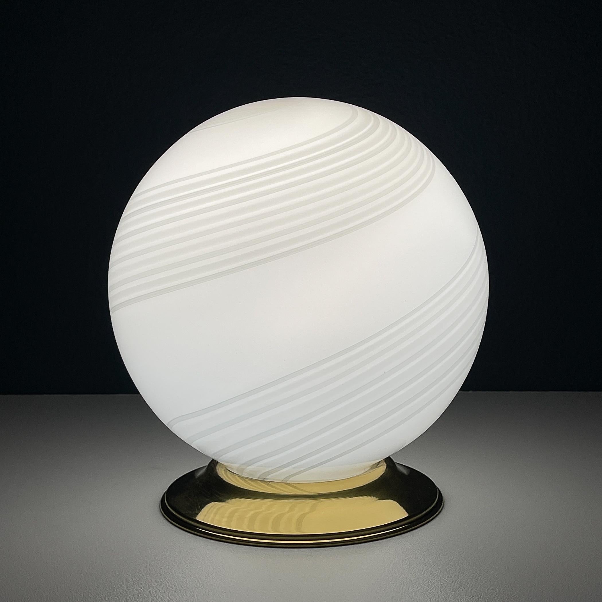 Mid-Century Modern Vintage white murano table lamp Italy 1970s For Sale